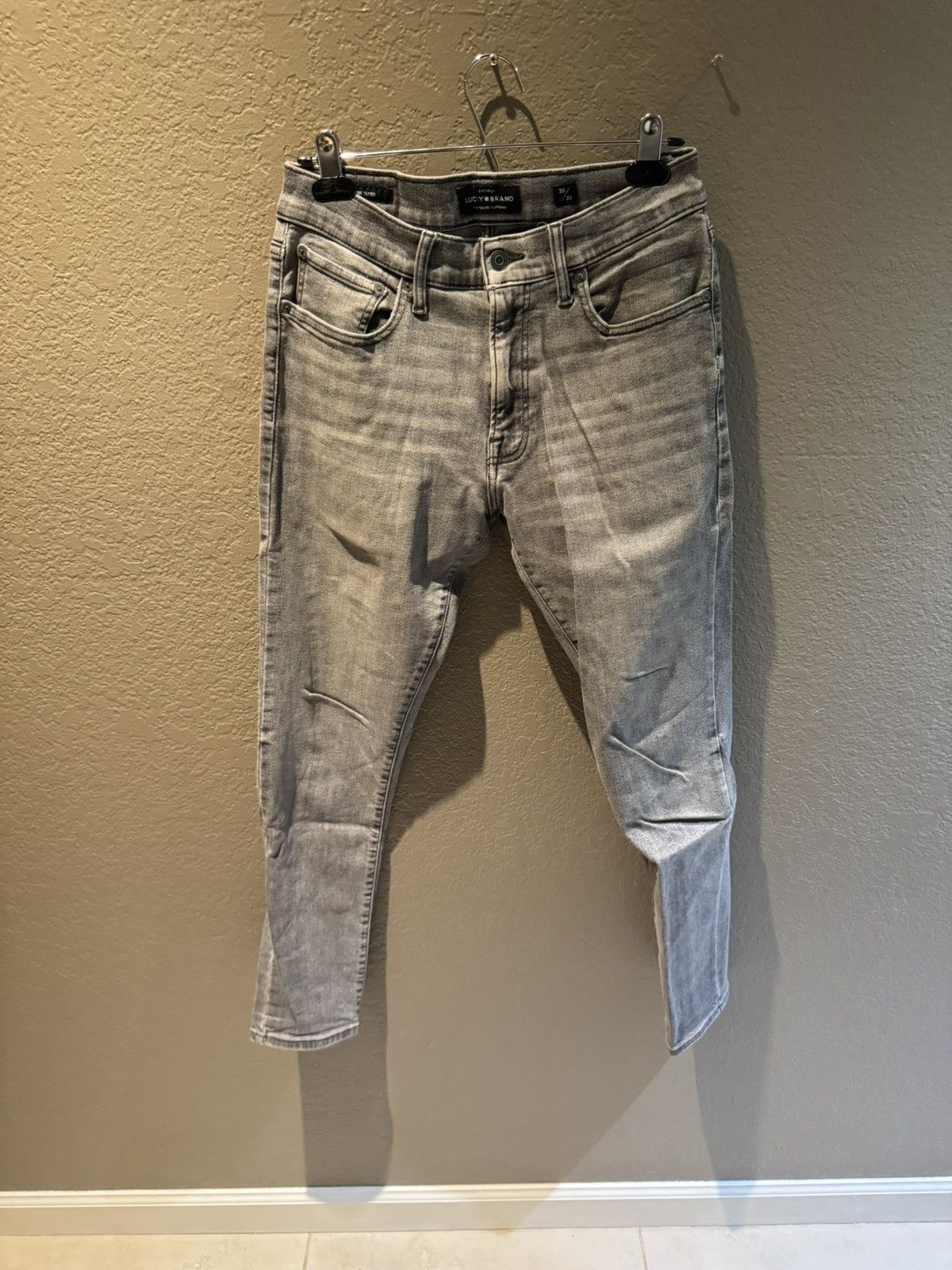 Lucky Brand Grey Lucky Brand Quality Distressed 30/32 Slim Skinny Jean Size US 30 / EU 46 - 1 Thumbnail