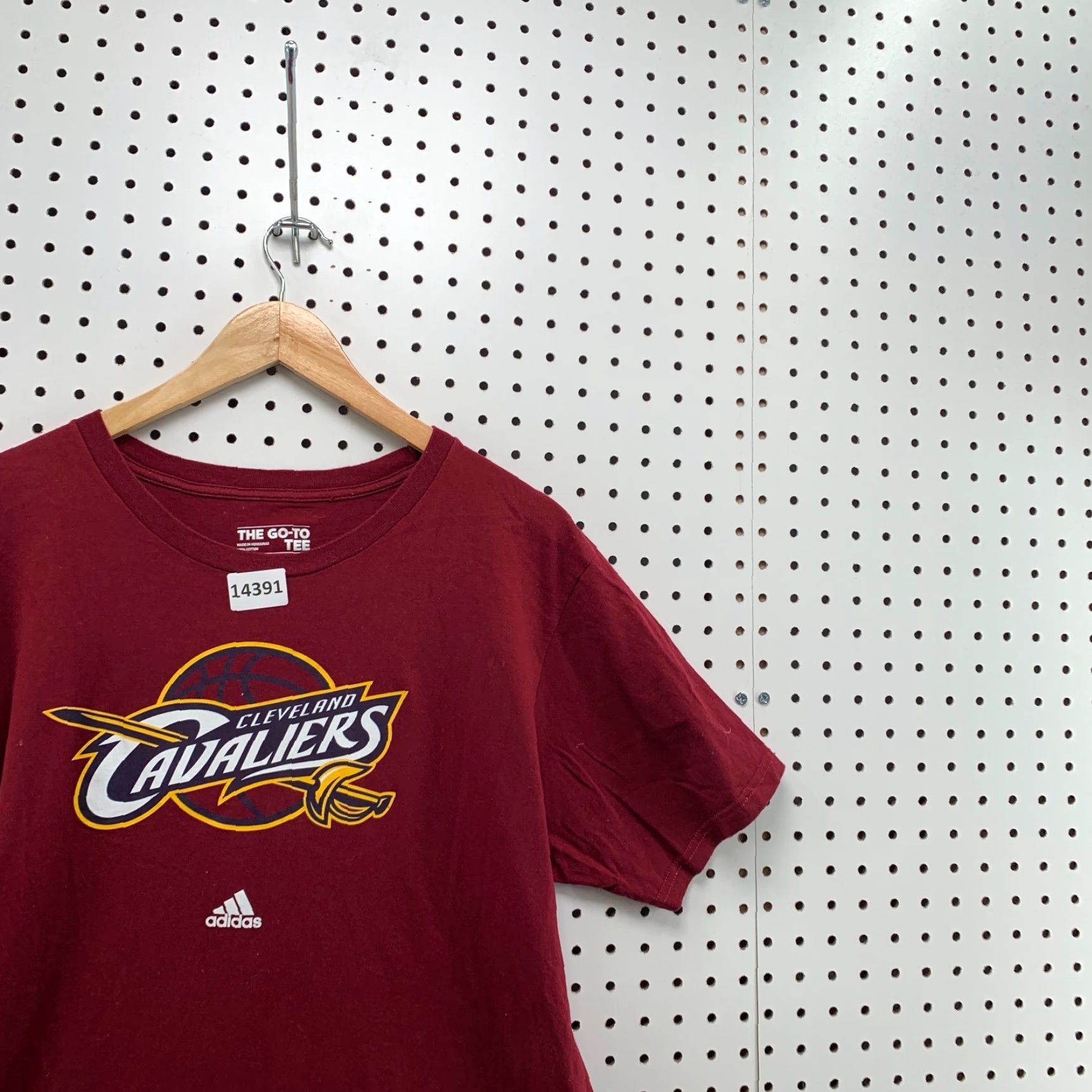 Adidas VINTAGE Cleveland Cavaliers Shirt Adidas Go To Adult Red Short Sleeve T-Shirt Size Large Size US L / EU 52-54 / 3 - 2 Thumbnail
