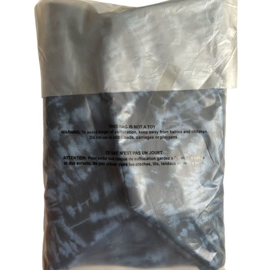 Victoria's Secret VICTORIA'S SECRET Tie-Dye Tote w/ Tags, 21" x 6.3" x 13" Size ONE SIZE - 4 Thumbnail