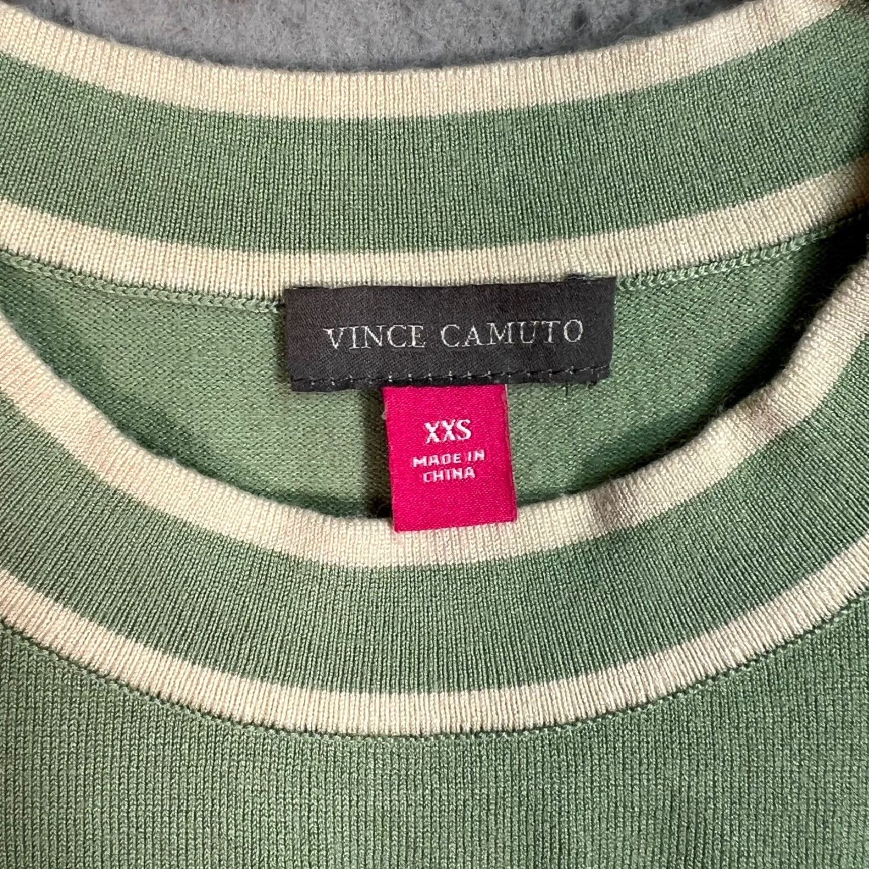Vince Camuto VINTAGE Vince Camuto Green Striped Short Sleeve Sweater Adult Women XS Rayon Nylon Knit Pullover Size XXS / US 00 / IT 34 - 3 Thumbnail