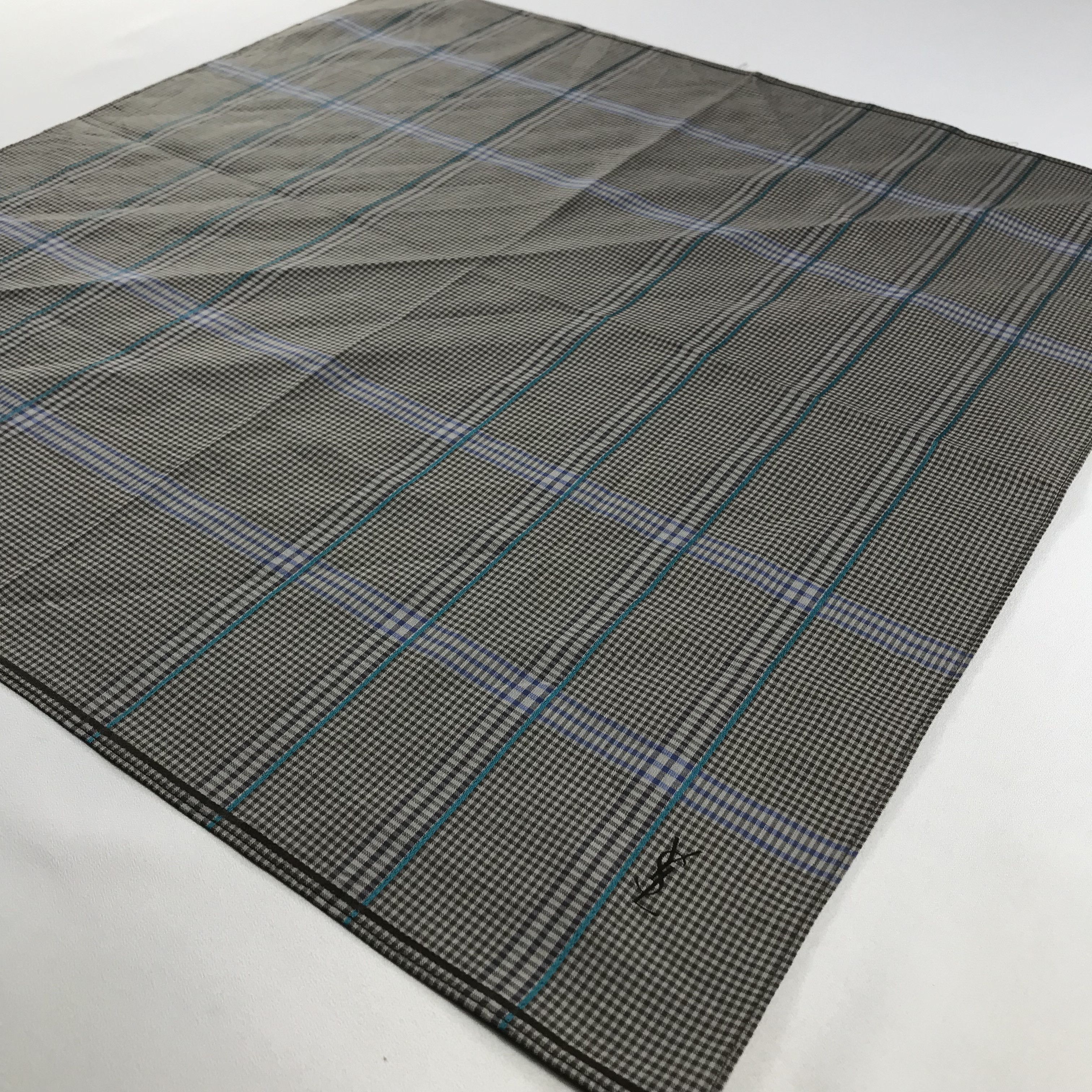 Yves Saint Laurent Yves Saint Laurent Handkerchief / Bandana / Neckerchief C544 Size ONE SIZE - 4 Thumbnail