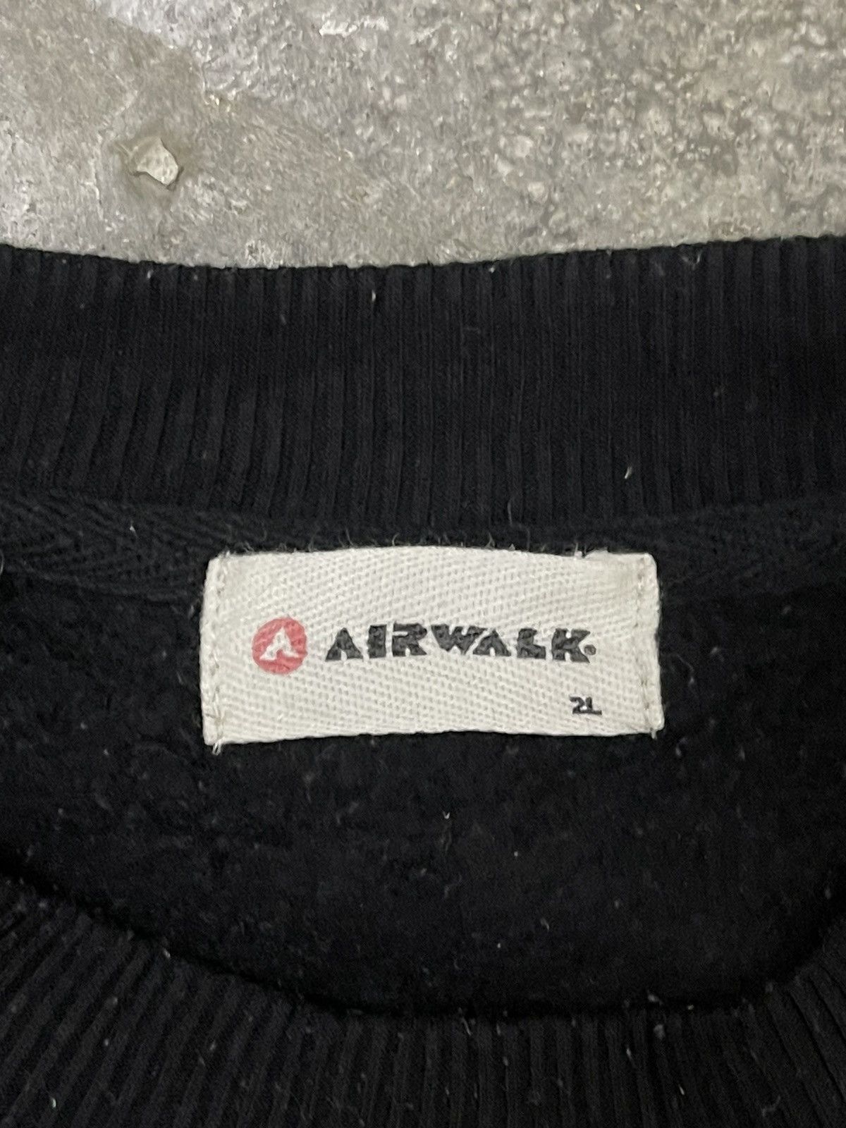 Airwalk Vintage Airwalk Spellout Crewneck Pullover Size US XL / EU 56 / 4 - 5 Thumbnail