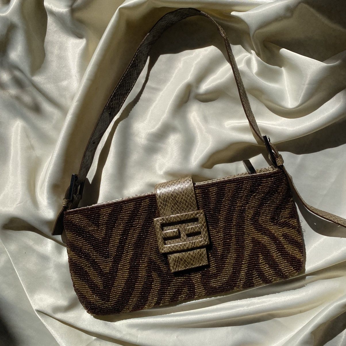 Vintage Vintage petite shoulder bag with tiger patterns Size ONE SIZE - 2 Thumbnail