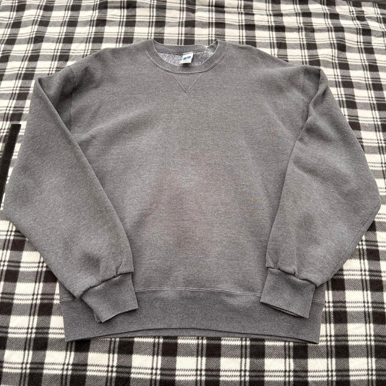 Russell Athletic Vintage 90s Russell Athletic Blank Gray Crewneck Large Size US L / EU 52-54 / 3 - 1 Thumbnail