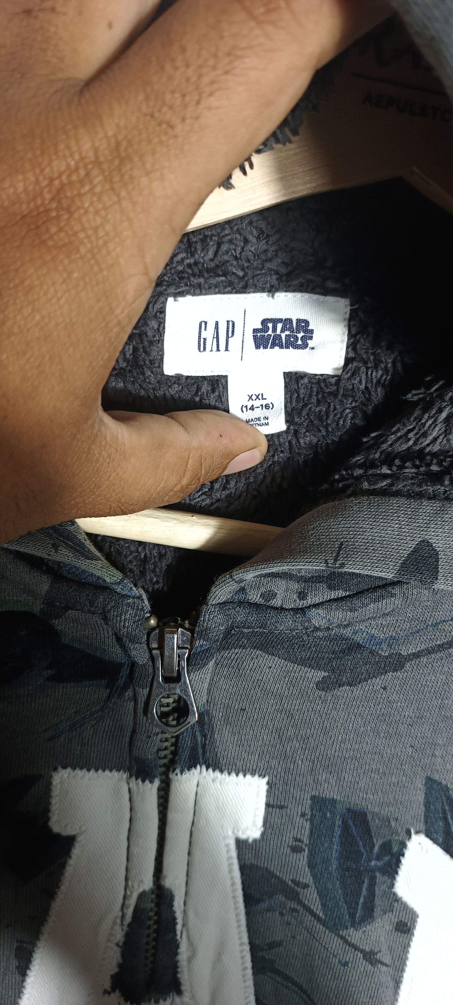 Gap × Star Wars Rare🔥🔥GAP collaboration STAR WARS Size US M / EU 48-50 / 2 - 3 Thumbnail