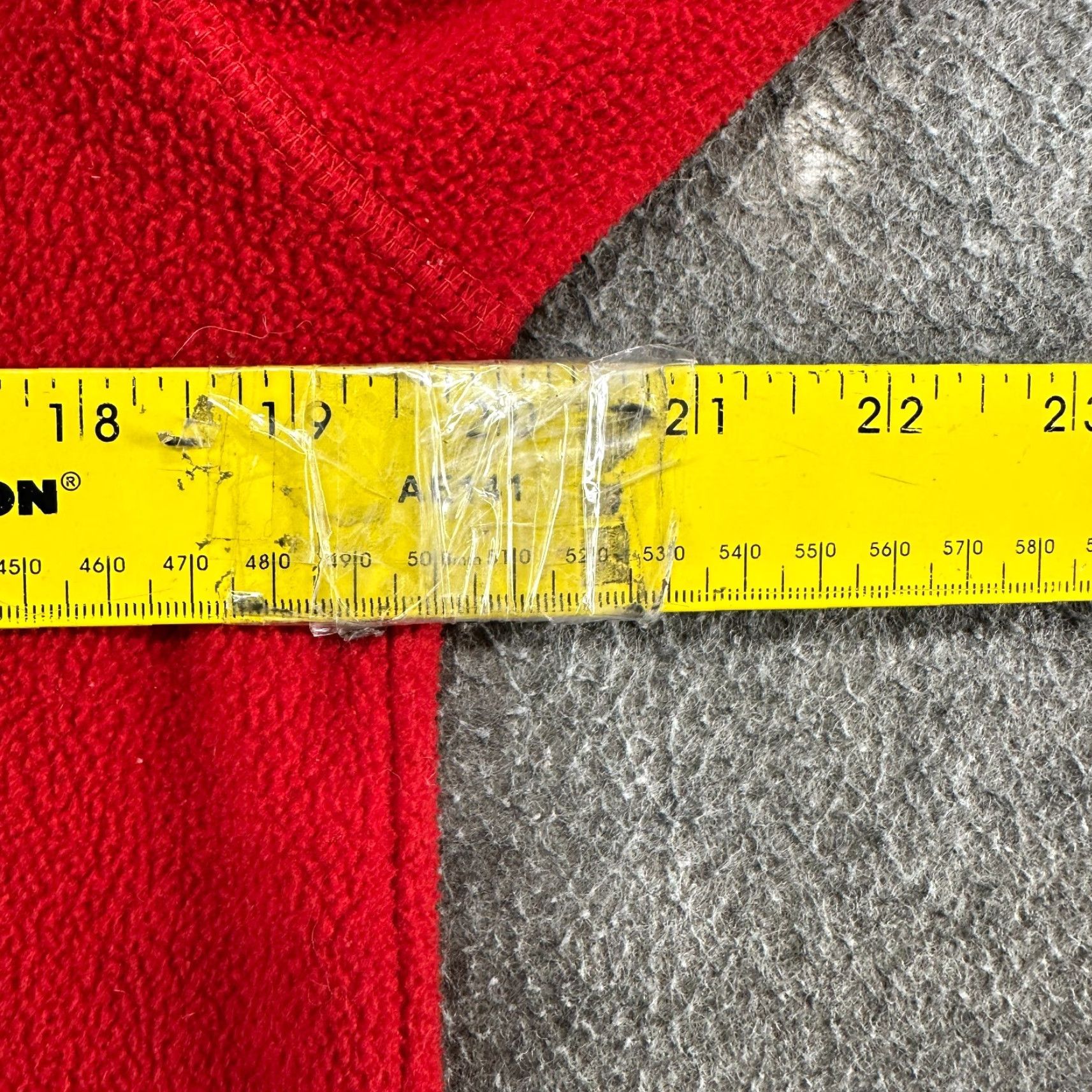 Vintage VINTAGE Winnie The Pooh Hoodie Womens L Red Pullover Fleece Tigger Polyester 90s Size L / US 10 / IT 46 - 6 Thumbnail