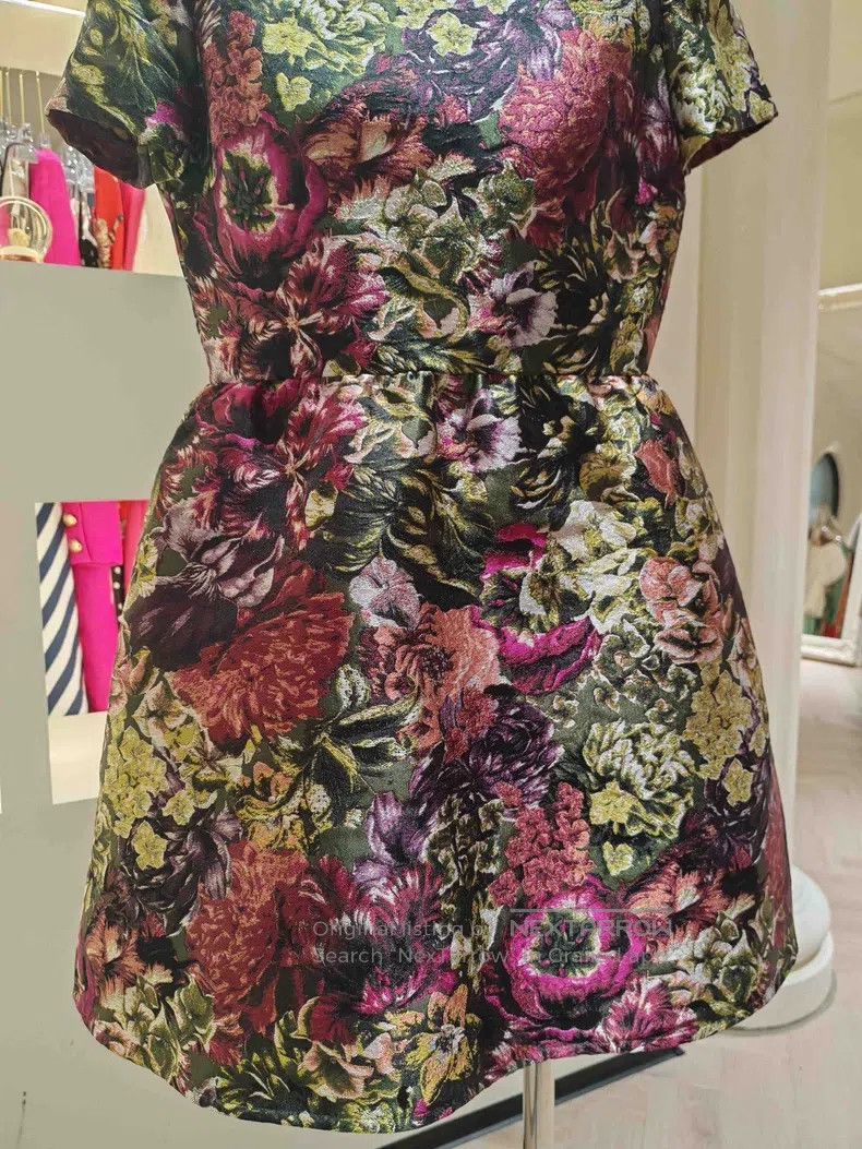 Valentino Valentino A brocade leather collar and a bustling dress Size S / US 4 / IT 40 - 8 Thumbnail