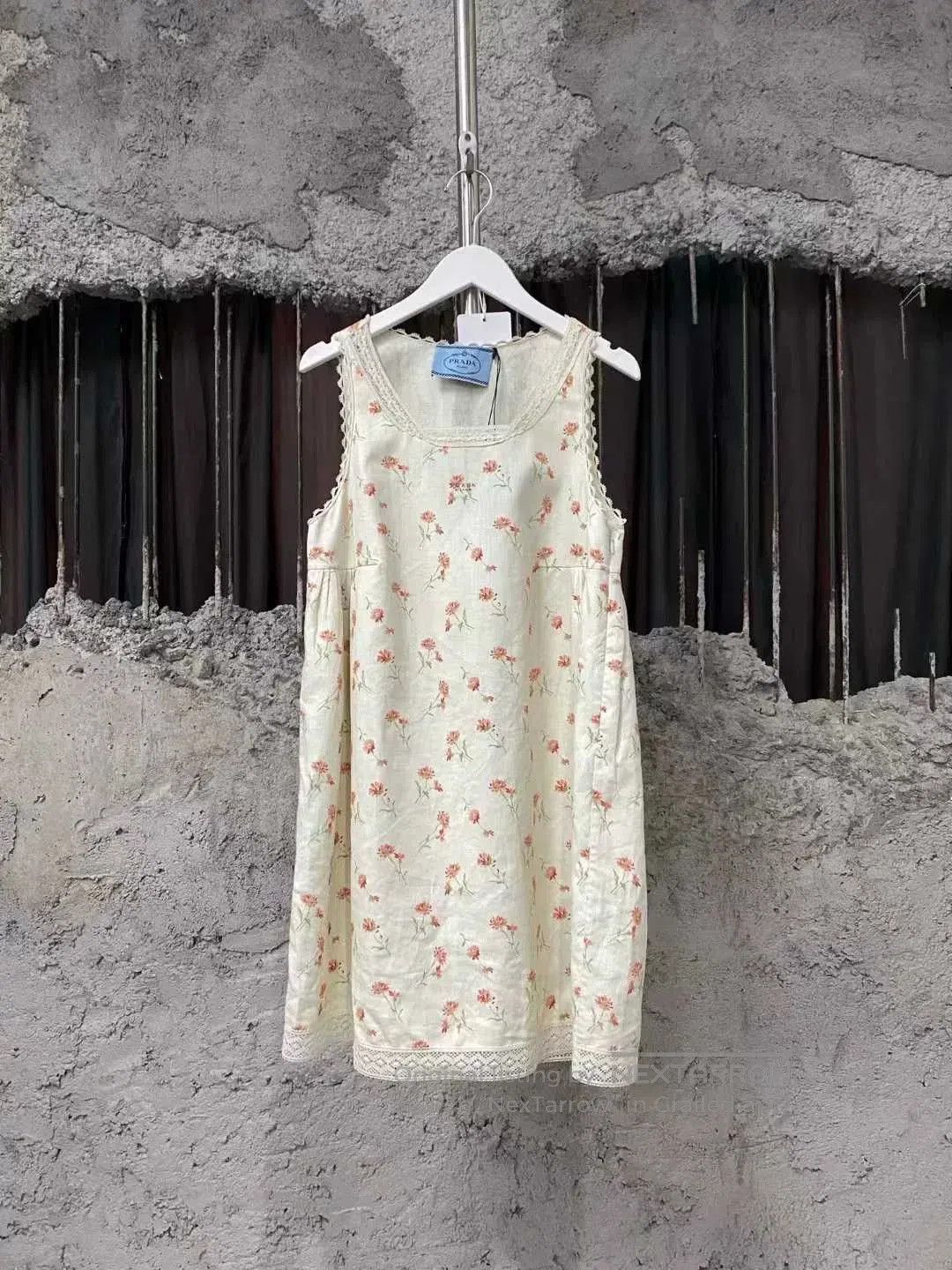 Prada floral print sleeveless dress by Prada. Size S / US 4 / IT 40 - 1 Thumbnail