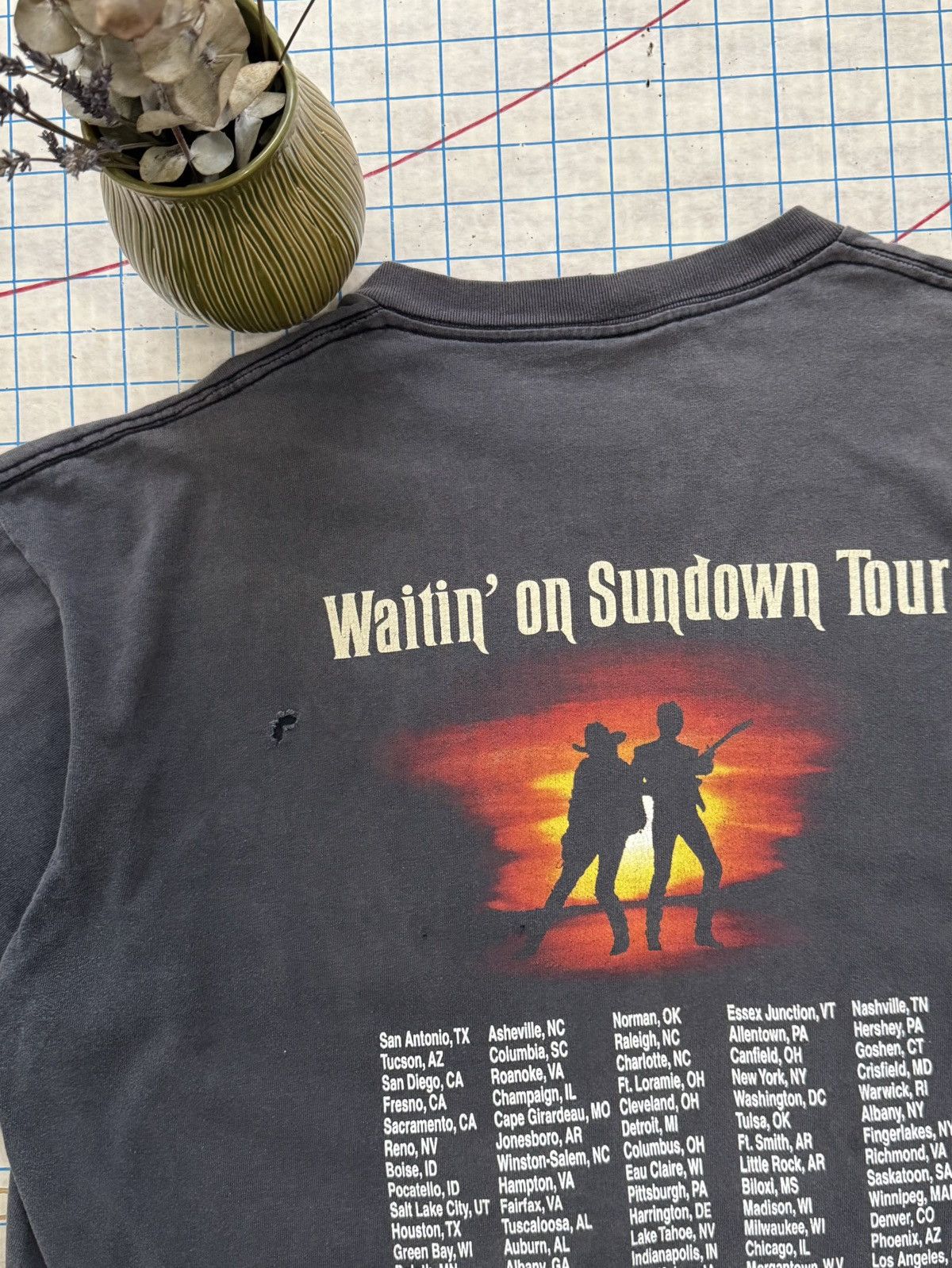 Band Tees × Vintage Vintage Brooks & Dunn Faded Black Waiting On Sundown Tour Te Size US XXL / EU 58 / 5 - 15 Thumbnail