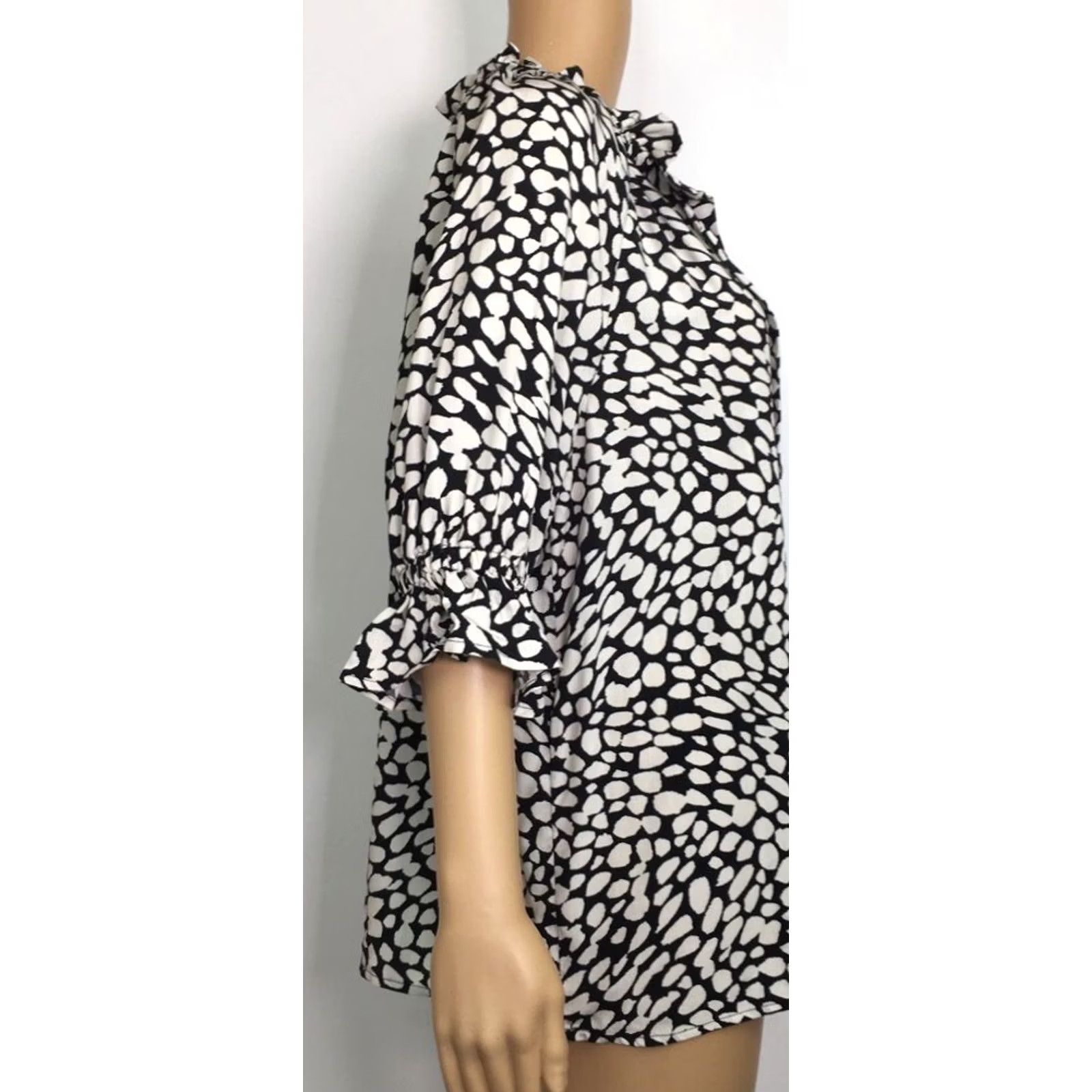 Vintage WHO WHAT WEAR Blouse Tunic Top Womens M Black Animal Print 3/4 Bell Sleeve V Neck New Size M / US 6-8 / IT 42-44 - 5 Thumbnail