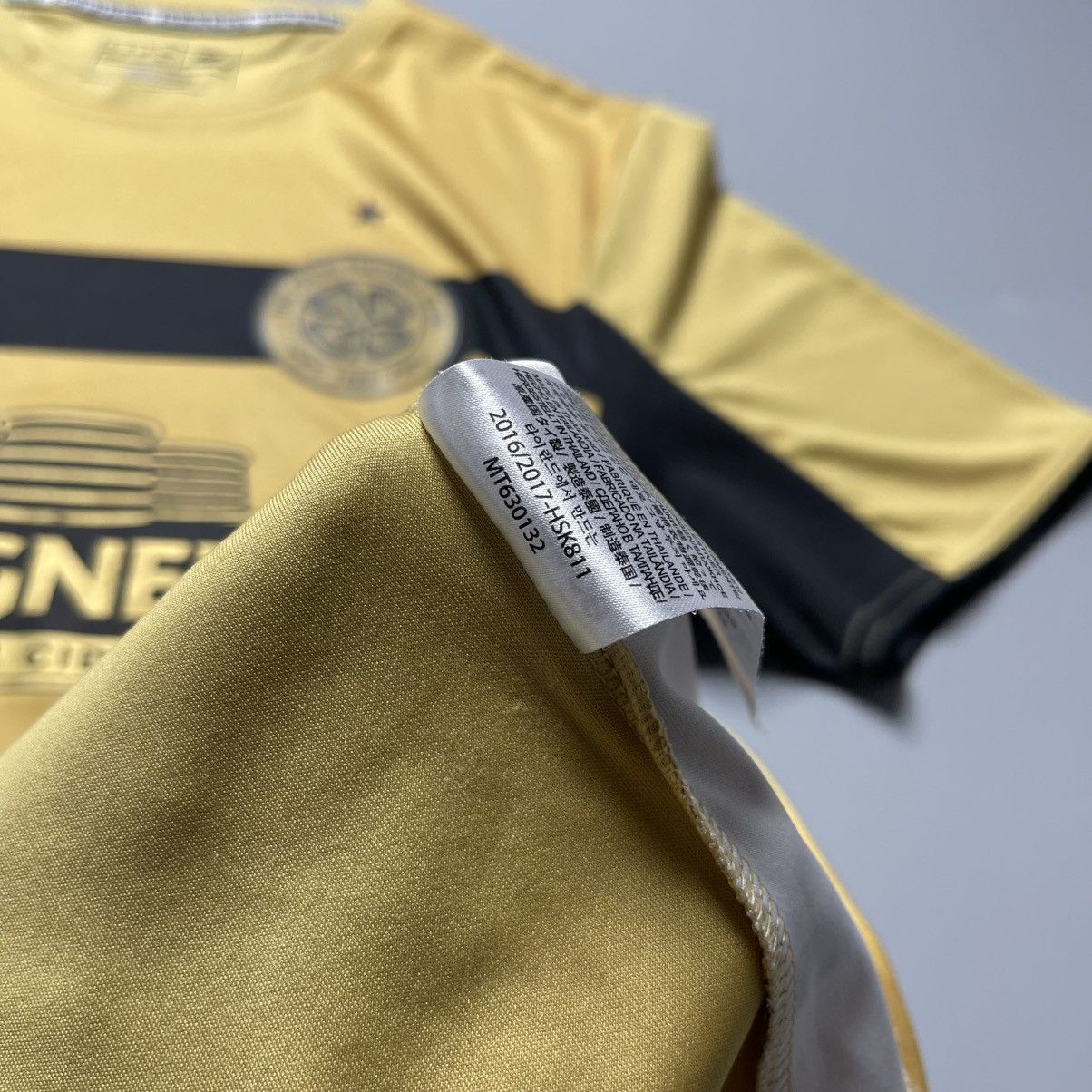 New Balance CELTIC NEW BALANCE 2016/2017 FOOTBALL SOCCER TRAINING JERSEY Size US M / EU 48-50 / 2 - 10 Thumbnail