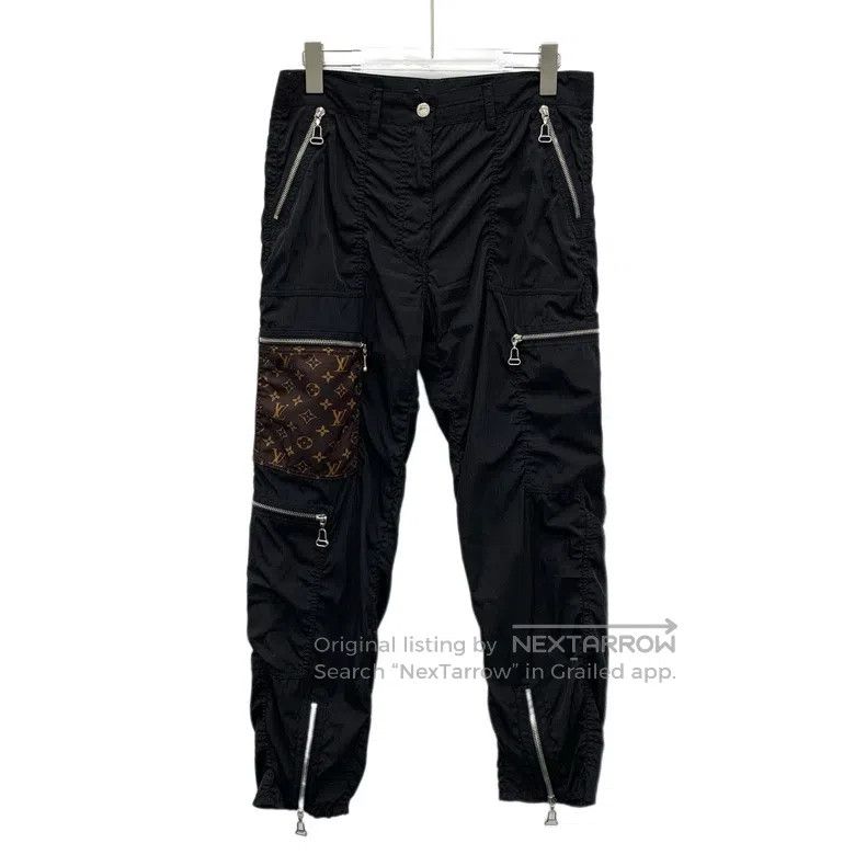 Louis Vuitton Louis Vuitton Black multi-zip pocket logo print paneled ca Size US 38 / EU 54 - 1 Thumbnail