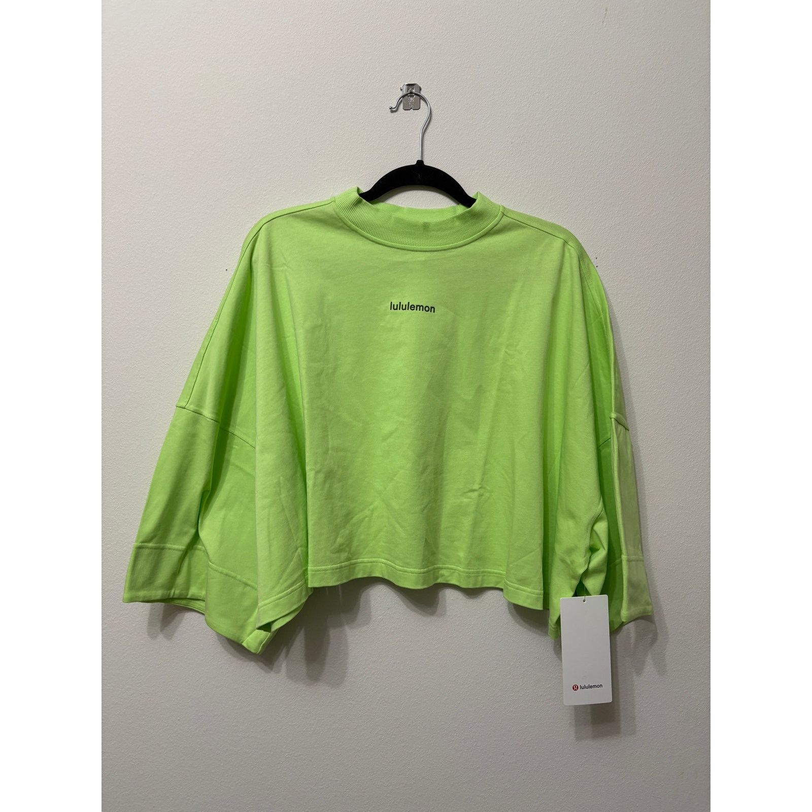 Lululemon NWT Lululemon Heavyweight Cropped 3/4 Sleeve Sz XL MSRP $98 Size XL / US 12-14 / IT 48-50 - 1 Thumbnail