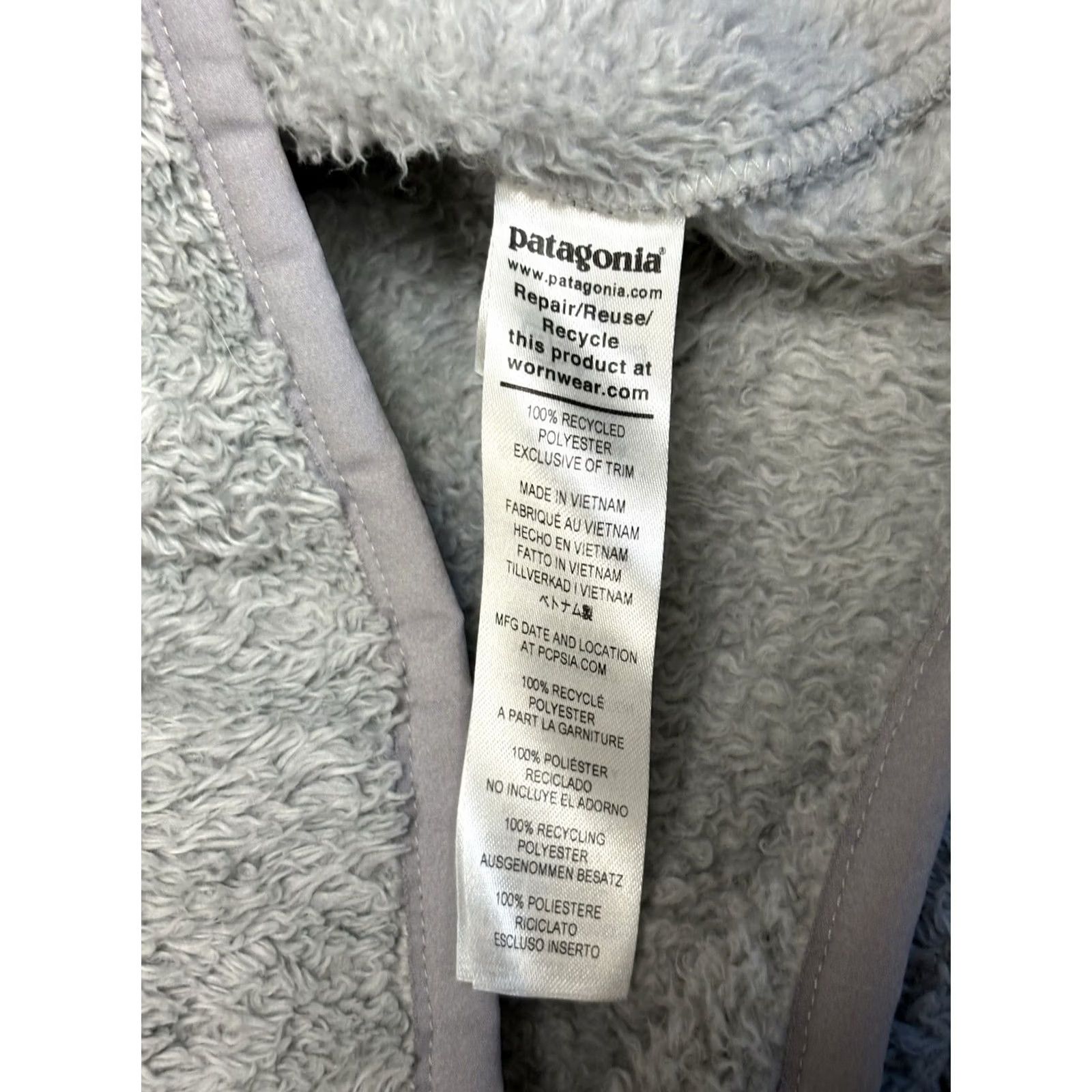 Patagonia Patagonia Jacket Grey 1/4 Zip Pullover Logo Mock Neck Fuzzy Women’s Size Small Size S / US 4 / IT 40 - 5 Thumbnail