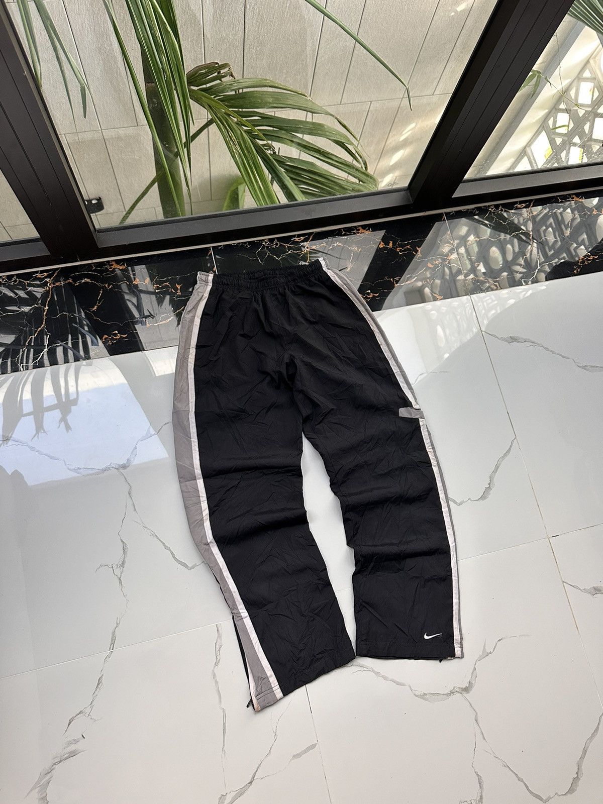 Nike × Vintage NIKE VINTAGE BASIC LOGO STREETWEAR SWEATPANTS Size US 31 - 1 Thumbnail
