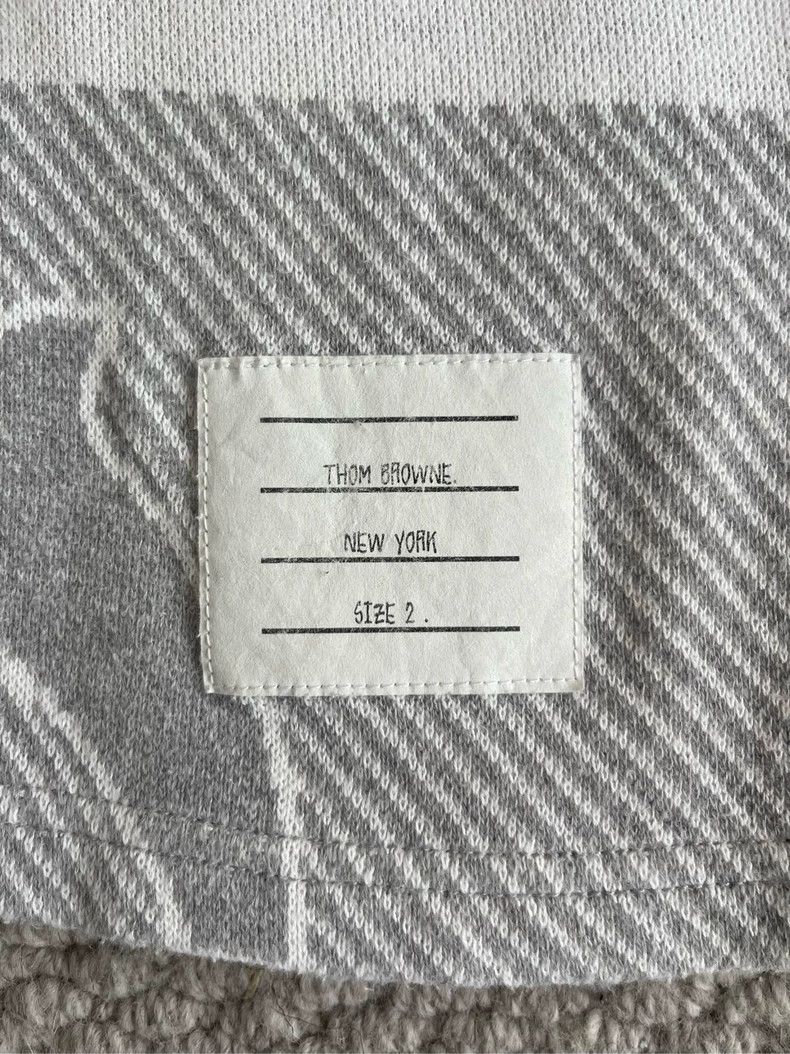 Thom Browne Thom browne Size 2 Gray full-print dolphin limited editio Size US 30 / EU 46 - 4 Thumbnail