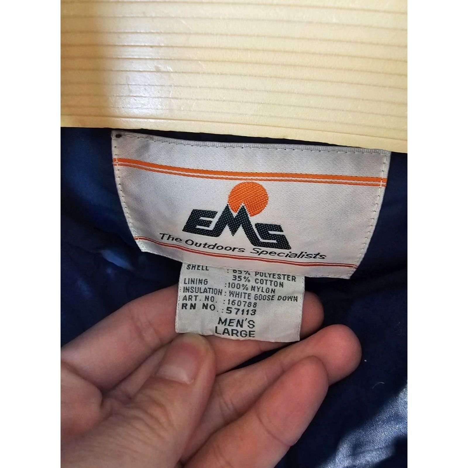 Vintage VINTAGE EMS BLUE DOWN VEST M MEDIUM Men Vest Body Insulation Down Puffer Jacket 90s Size M Blue Size US M / EU 48-50 / 2 - 2 Thumbnail