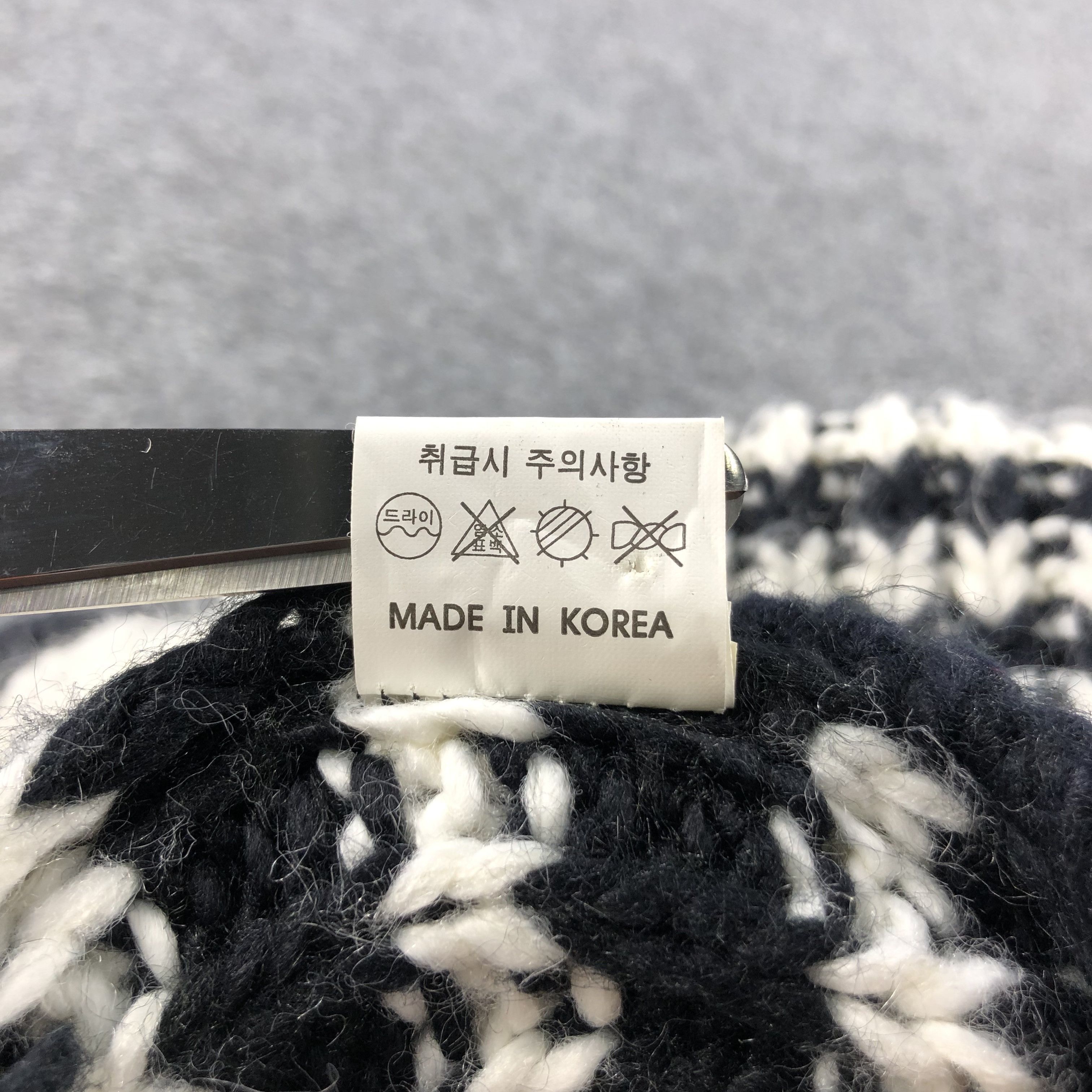 Vintage Ushanka Striped Earflap Bobble Beanie Snowcap Snow Hat B86 Size ONE SIZE - 4 Thumbnail
