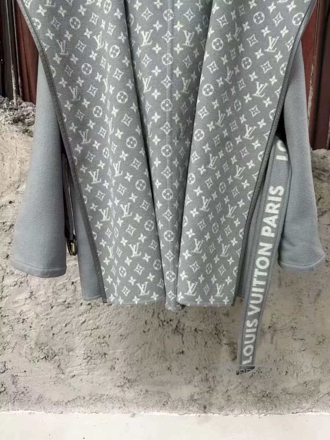 Louis Vuitton Louis Vuitton Monogram Hooded Coat. Size S / US 4 / IT 40 - 5 Thumbnail