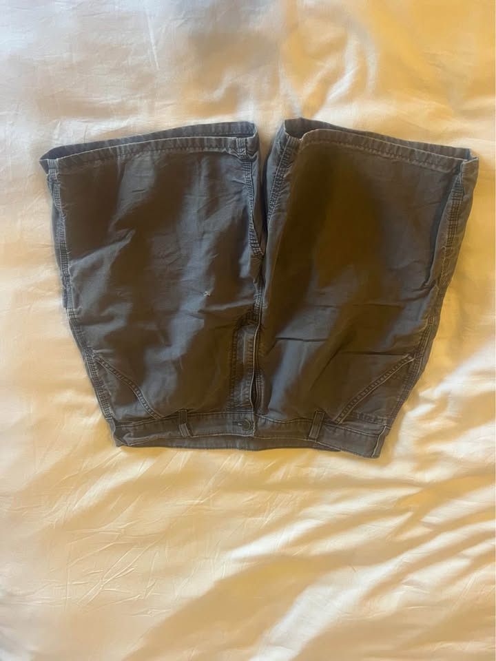Carhartt Grey Carhartt Shorts size 36 Size US 36 / EU 52 - 2 Thumbnail