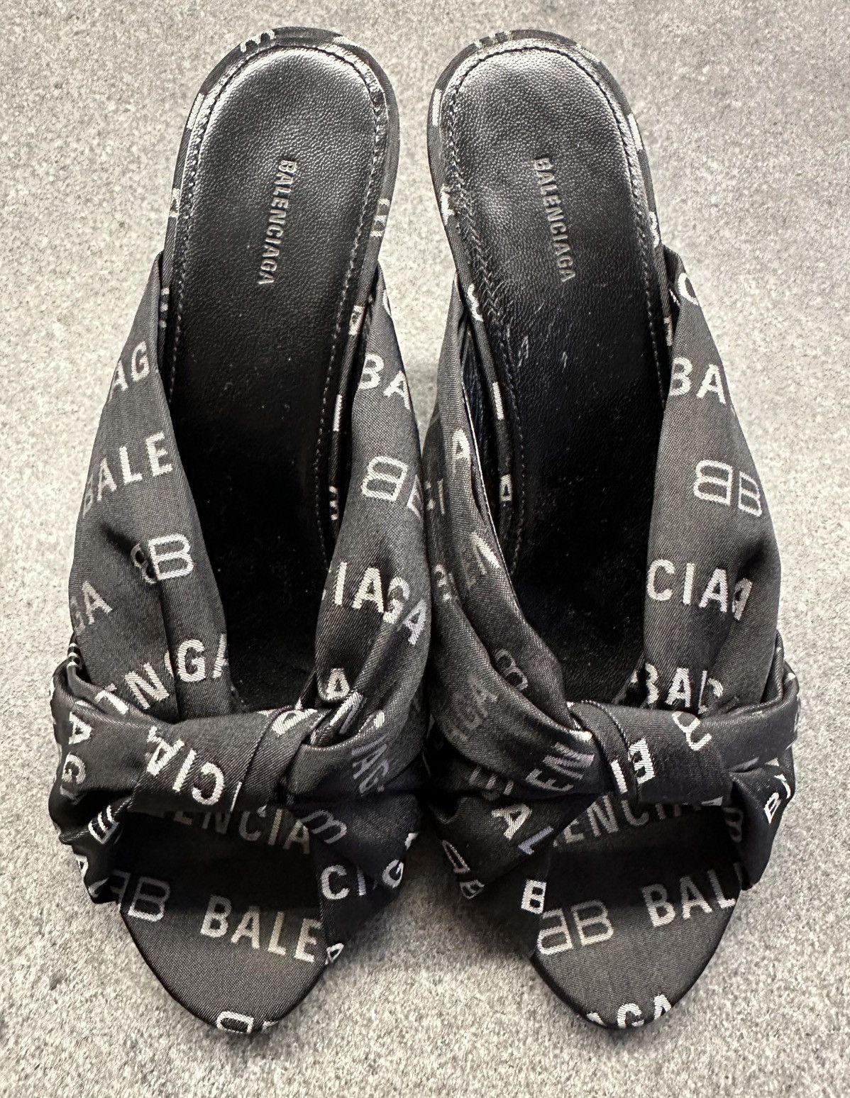 Balenciaga Balenciaga Black Fabric Logo Drapy Mules Size 38 Shoes Size US 8 / IT 38 - 3 Thumbnail