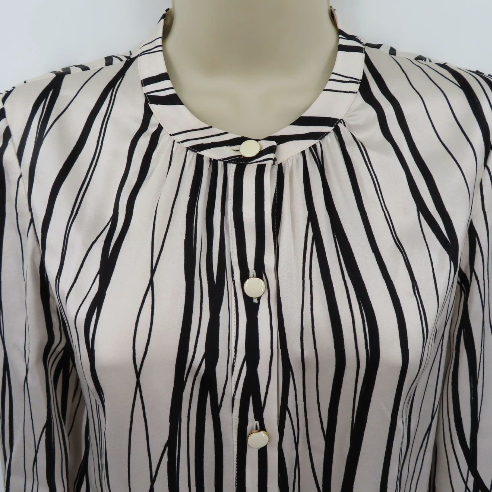 Vintage St John Collection Women 2 Black White Wavy Striped Button Blouse Silk Blend Shirt Size XS / US 0-2 / IT 36-38 - 2 Thumbnail