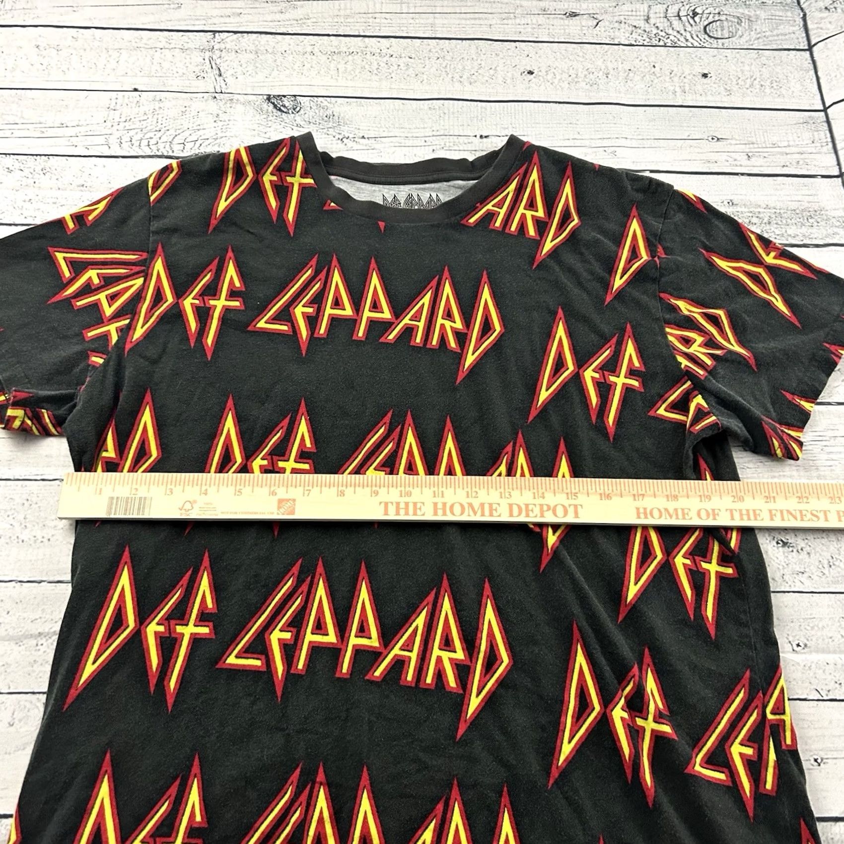 Gloverall Def Leppard All Over Print Short Sleeve T Shirt Mens XL Black Size US XL / EU 56 / 4 - 4 Thumbnail