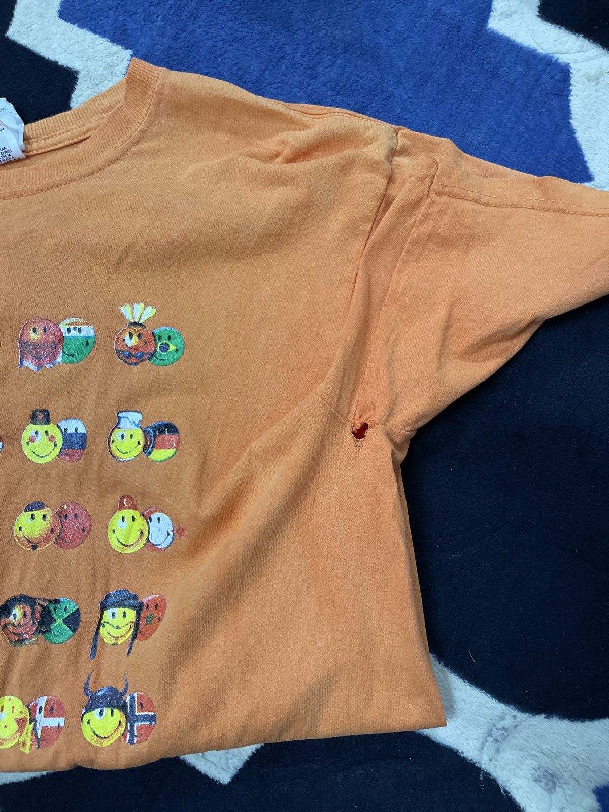 Vintage Vintage Smile Face T-shirt 📸 Size US M / EU 48-50 / 2 - 6 Thumbnail