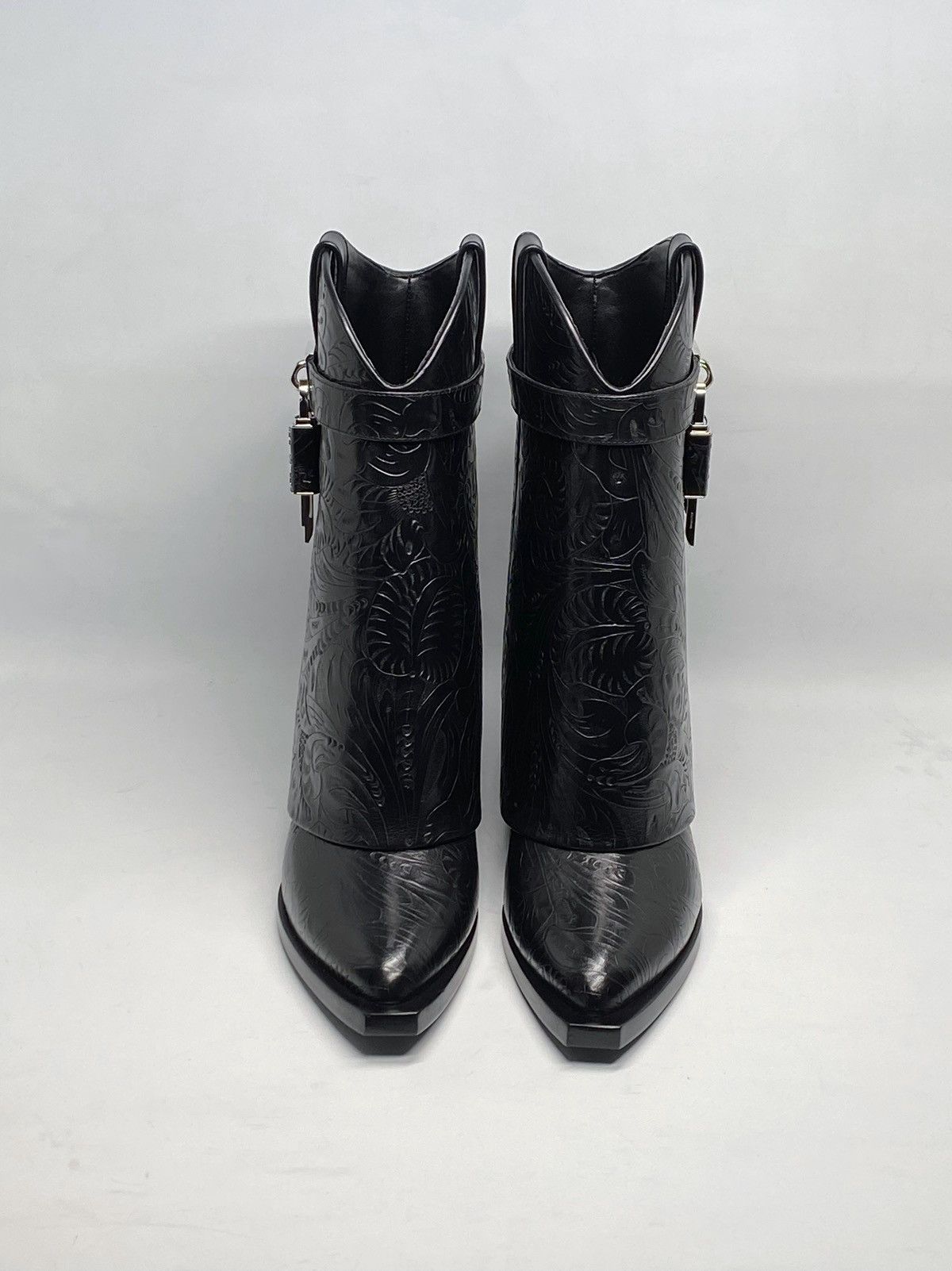Givenchy Givenchy Shark Lock Cowboy Ankle Leather Boots size 39 Size US 9 / IT 39 - 3 Thumbnail