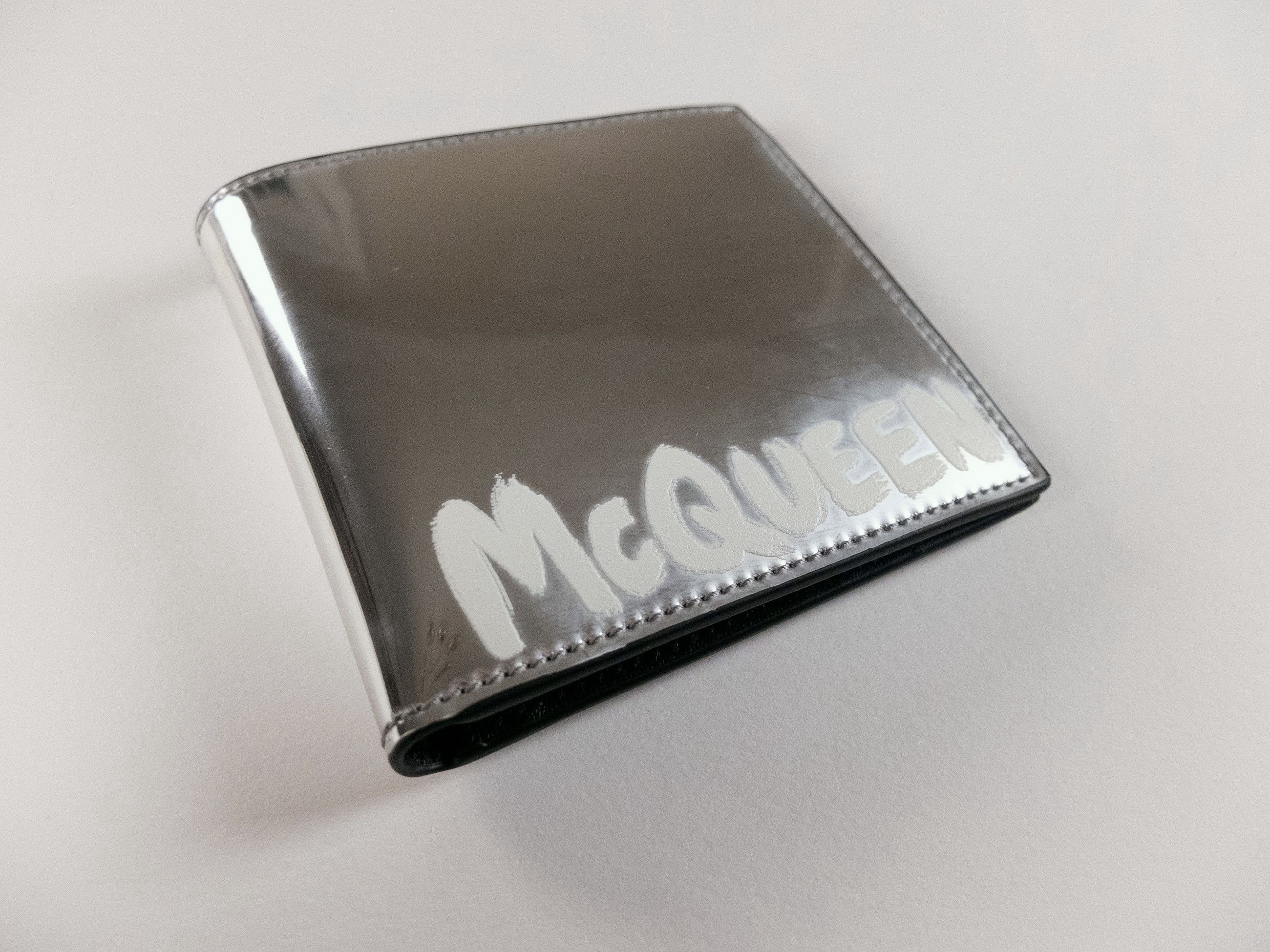 Alexander McQueen ALEXANDER MCQUEEN silver graffiti logo leather wallet q Size ONE SIZE - 2 Thumbnail