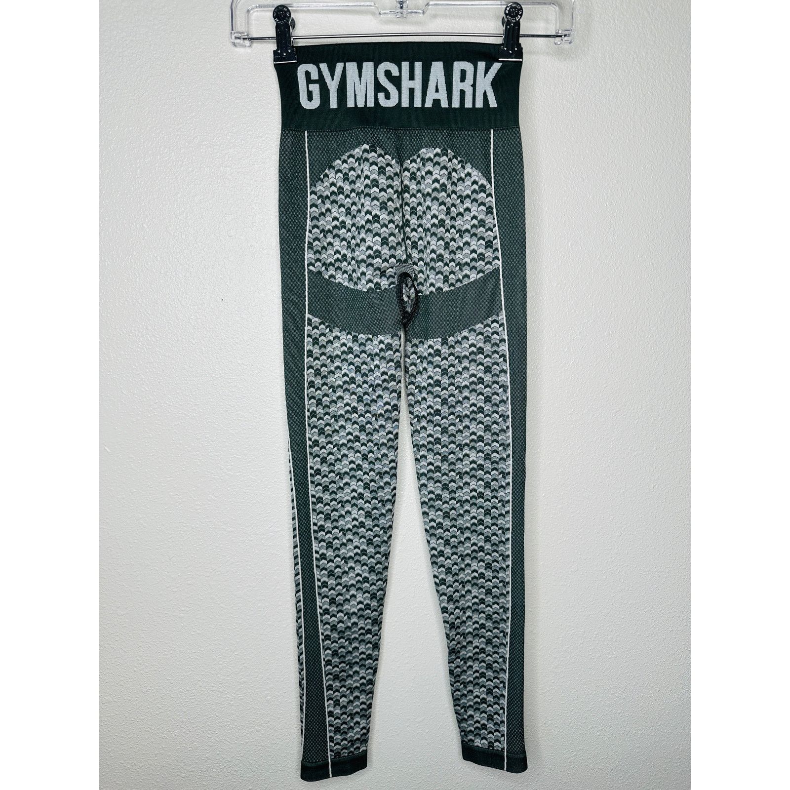 Gymshark Gymshark Olive Booty Enhancing Leggings XS High Waist Size 25" / US 0 / IT 36 - 7 Thumbnail