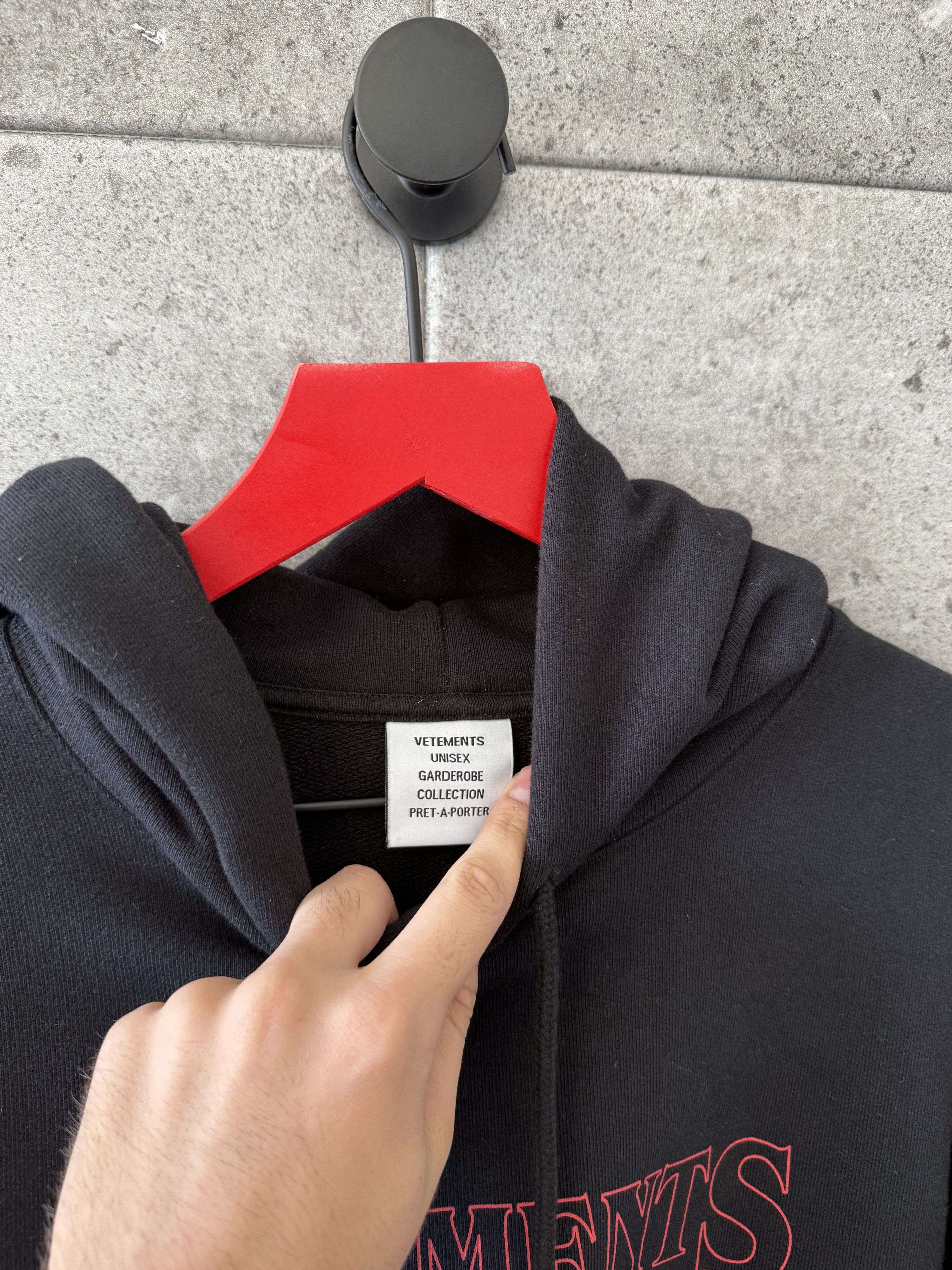Vetements Vetements stranger things Paris logo hoodie Size US XS / EU 42 / 0 - 3 Thumbnail