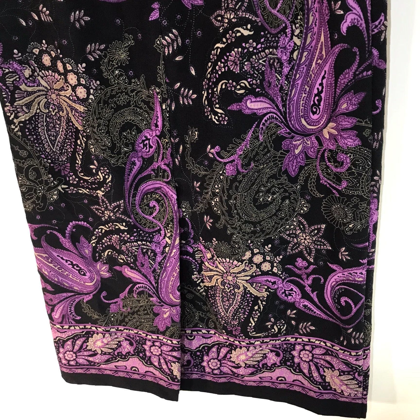 Velvet Briggs Skirt Womens Size 12 Midi Velvet Paisley Straight Modern Bohemian City Art Black Multicolor Zip Slit 33in Waist 30in Regular Size 34" / US 12 / IT 48 - 6 Thumbnail