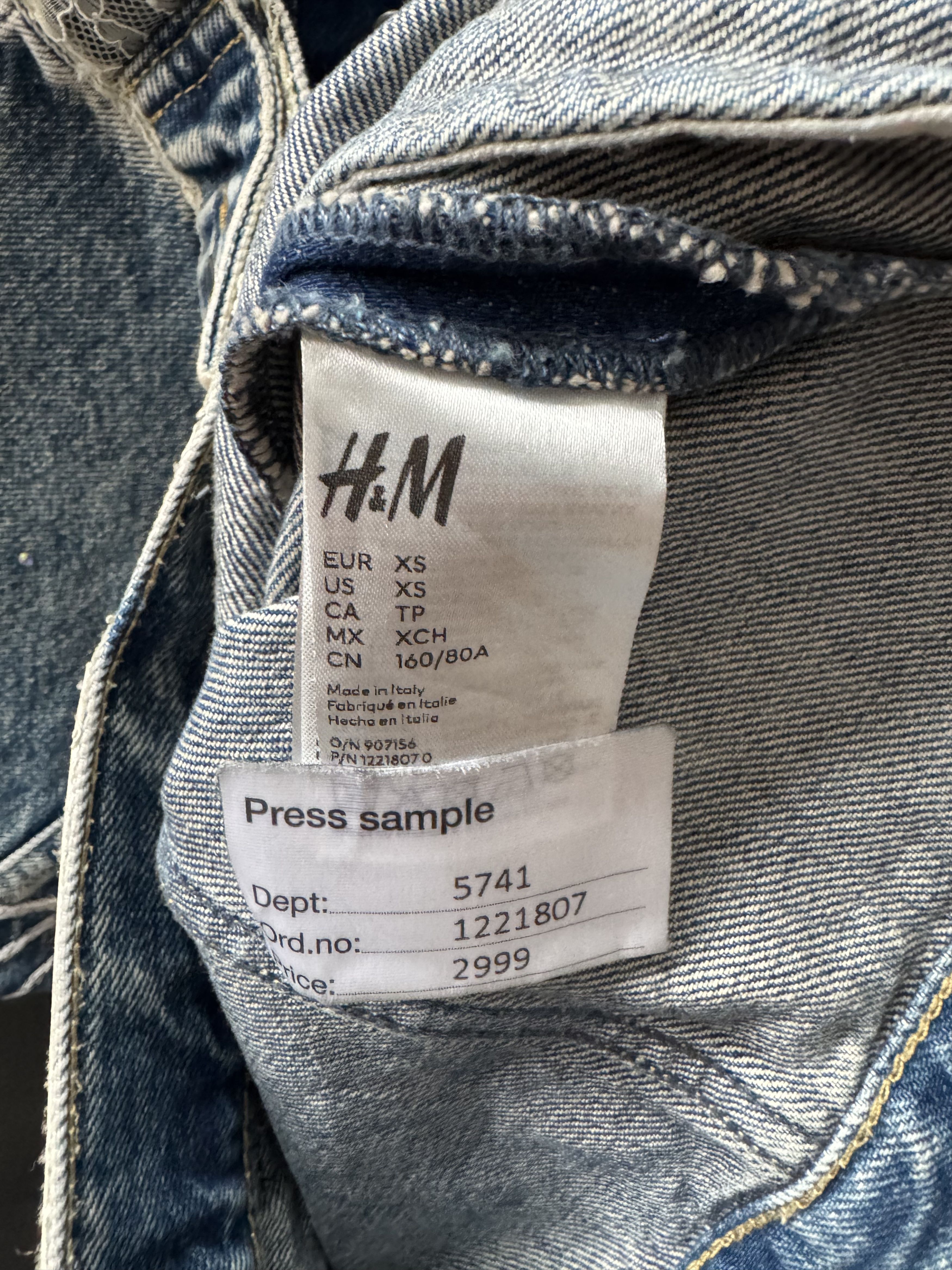 H&M × Jean-Michel Basquiat × Who Decides War Distressed Rhinestone Denim Jacket Size US XS / EU 42 / 0 - 18 Thumbnail