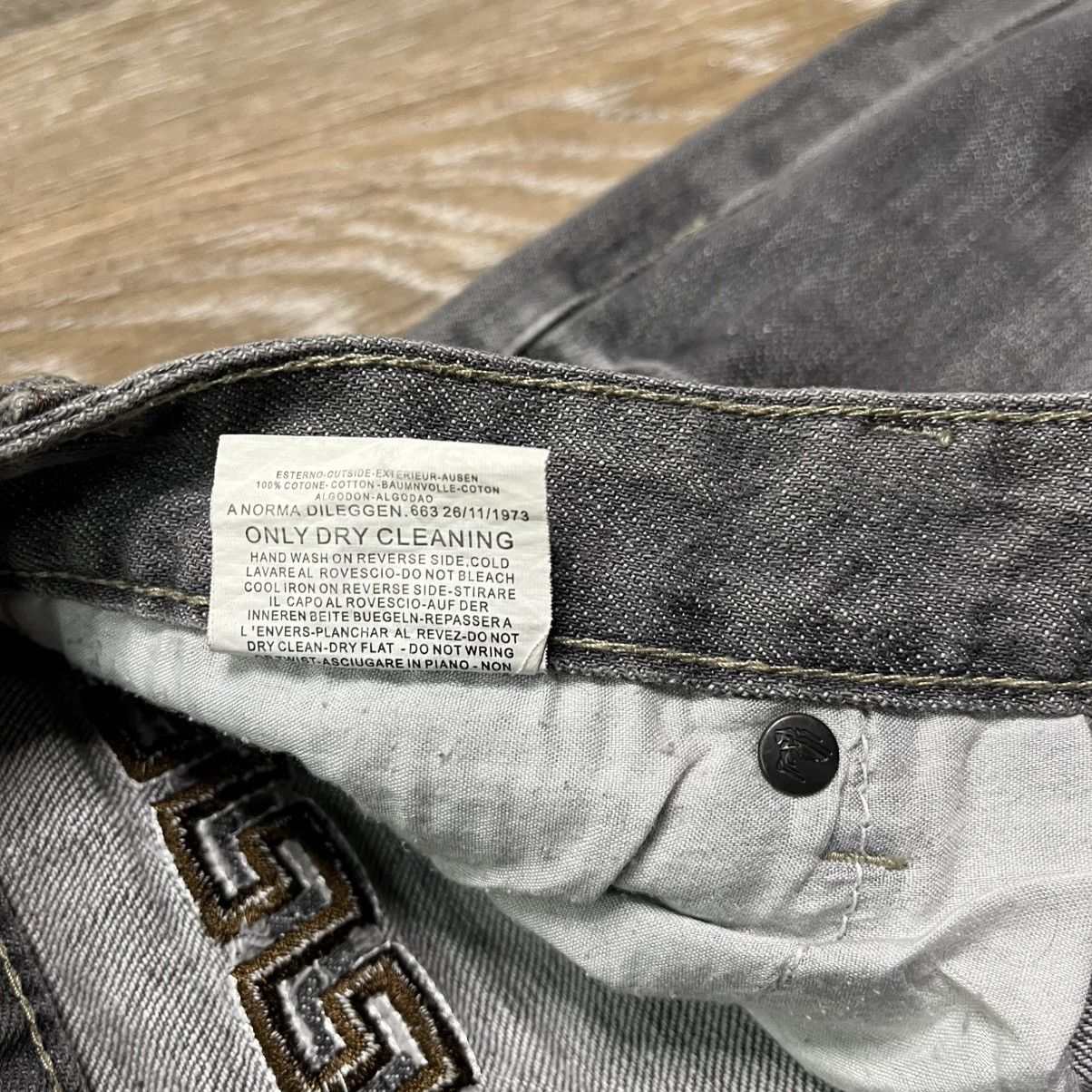 Designer × Versace Jeans Couture × Vintage 90s versace medusa jeans Size US 30 / EU 46 - 6 Thumbnail