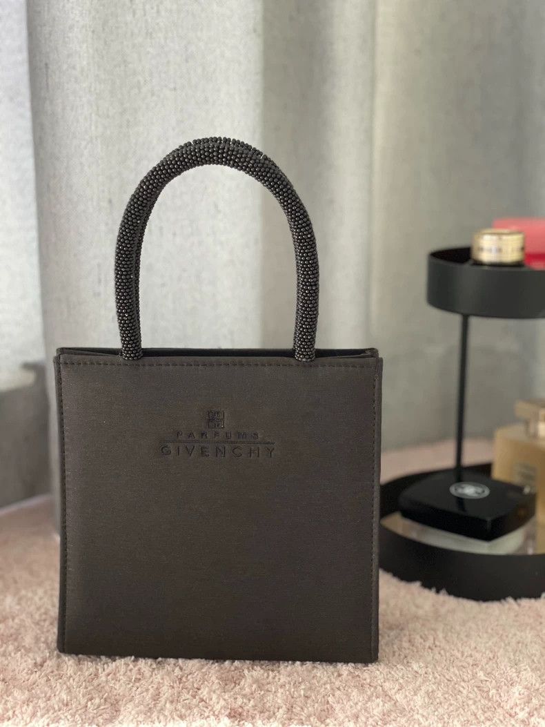Givenchy Givenchy Vintage handbag, small Kelly satin glitter bag Size ONE SIZE - 1 Preview