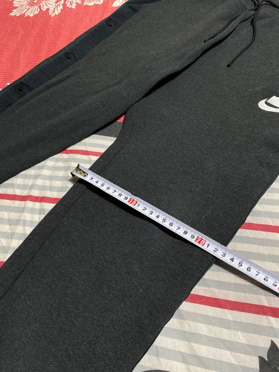 Nike Vintage Nike Swoosh Cotton Baggy Trackpants Y2K rap fit Size US 32 / EU 48 - 21 Thumbnail