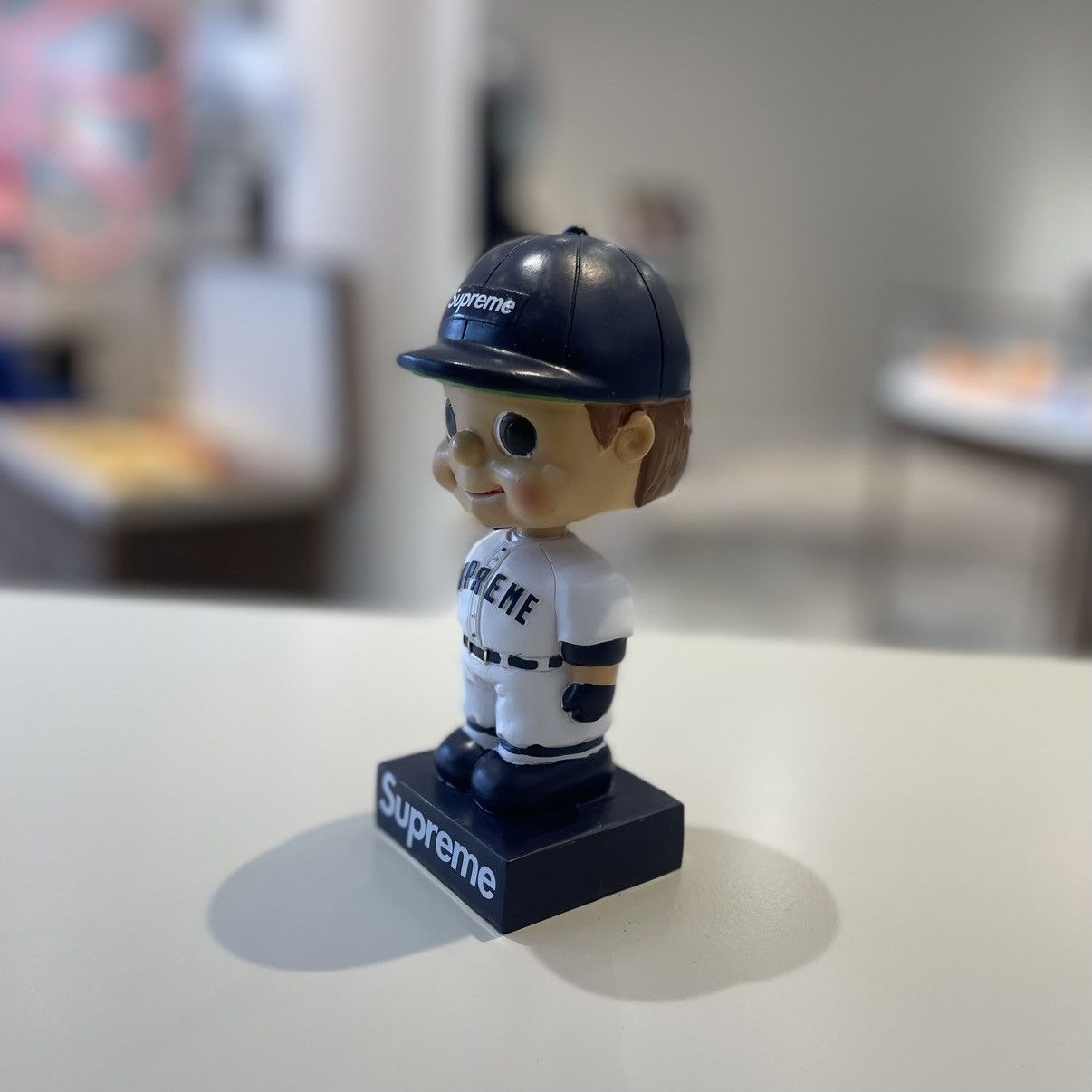Supreme Bobblehead Blue スポーツ Supreme Bobblehead Blue Supreme
