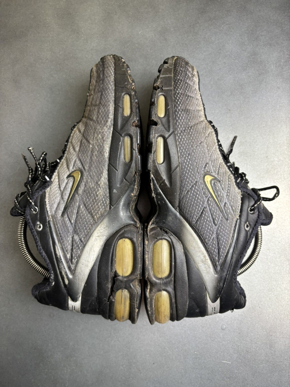 Nike × Vintage 2000 Nike Air Max Tailwind V Vintage Nike Sneakers 604190 9 Size US 9 / EU 42 - 13 Thumbnail