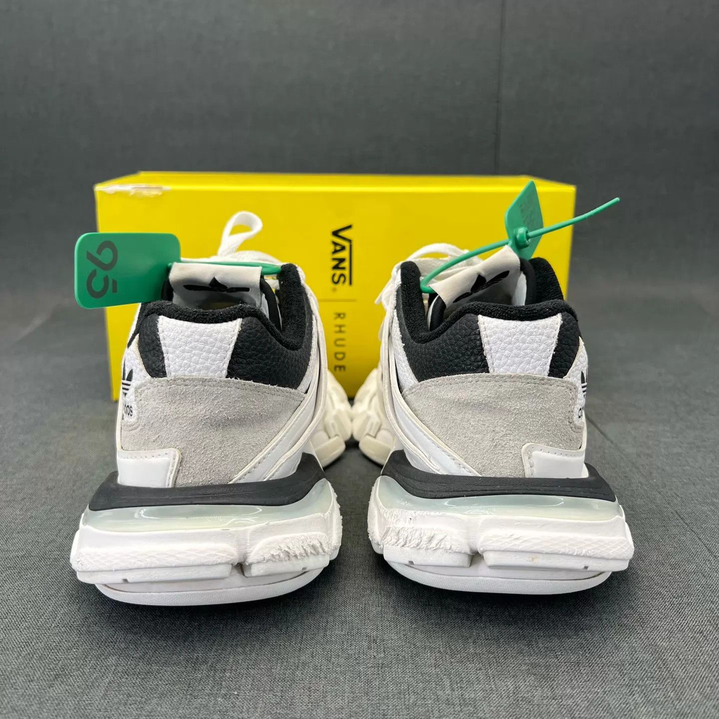 Balenciaga Balenciaga x Adidas Track Black White Size 36 Box Size US 6 / IT 36 - 6 Thumbnail