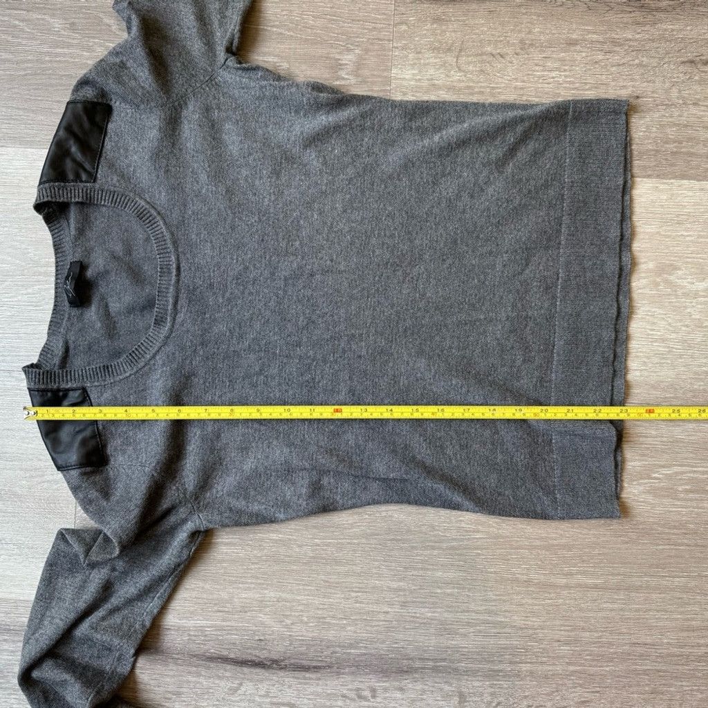 The Unbranded Brand Gray and Black Crew Neck Sweater with Shoulder Detail Size XS / US 0-2 / IT 36-38 - 4 Thumbnail