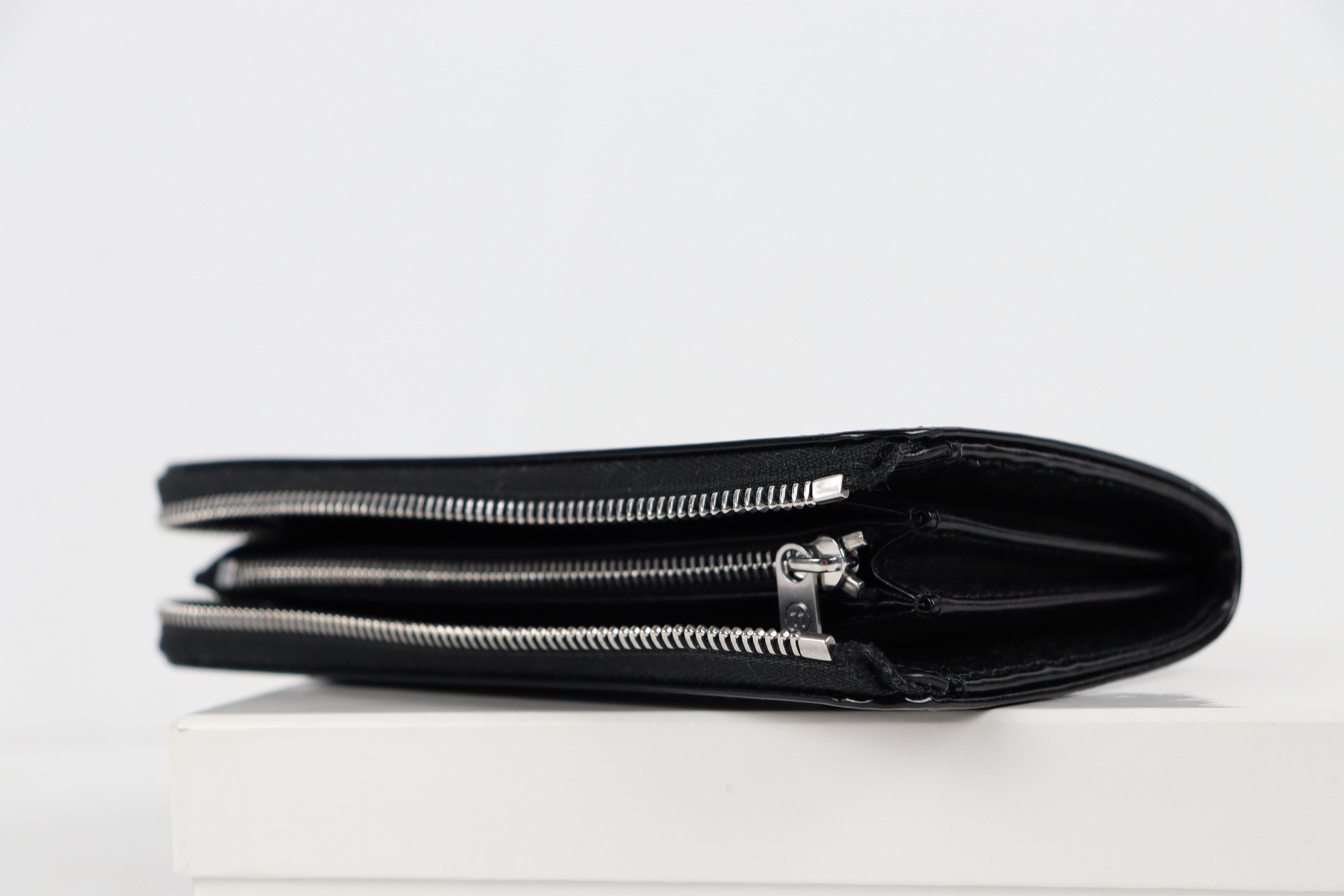 Maison Margiela o1rshd10924 Q.2 / Logo Zip Wallet in Black Size ONE SIZE - 6 Thumbnail