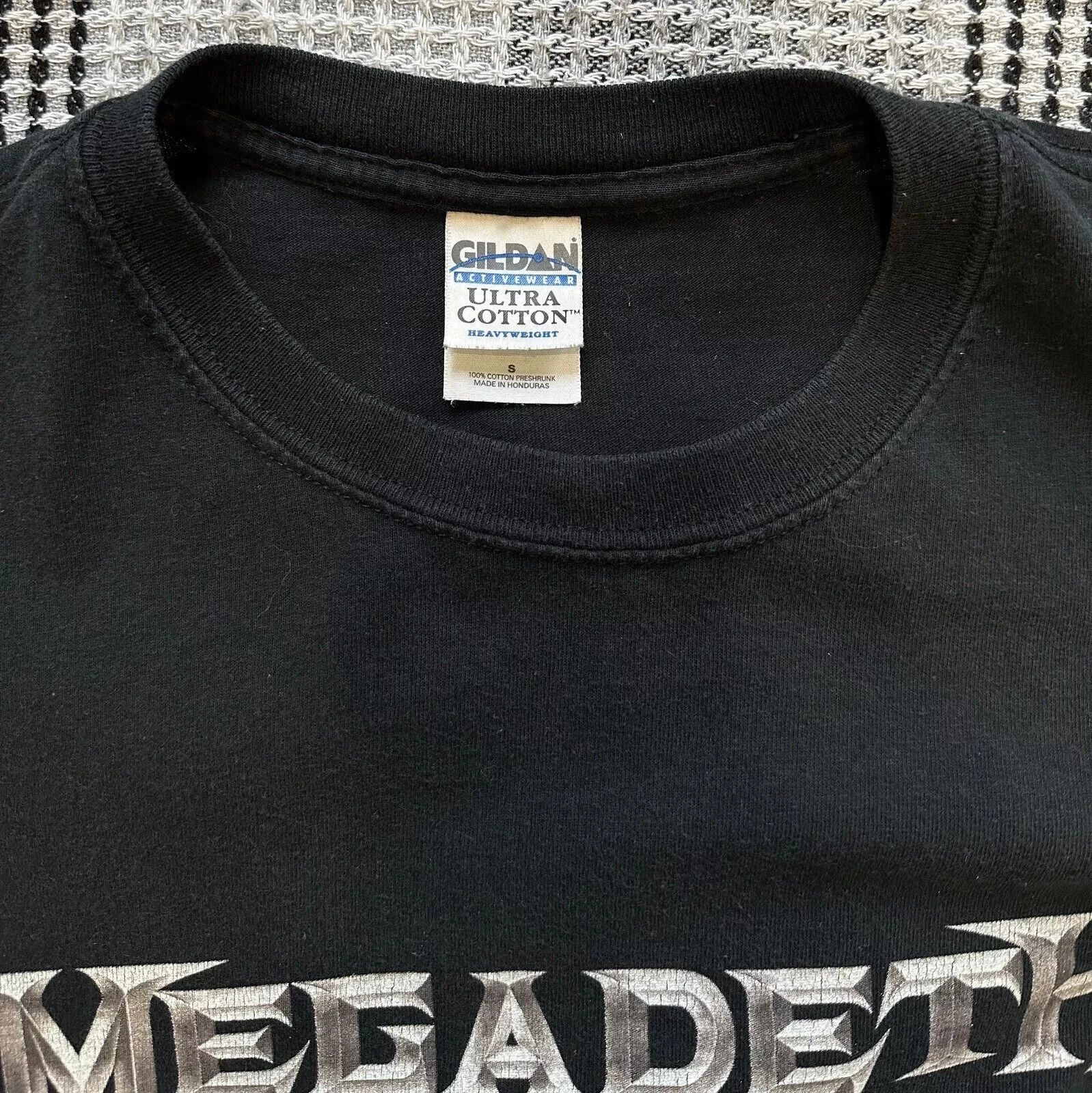 Gildan VINTAGE 2000s MEGADETH 2004 2005 TOUR CONCERT BAND T-SHIRT Size US S / EU 44-46 / 1 - 9 Thumbnail