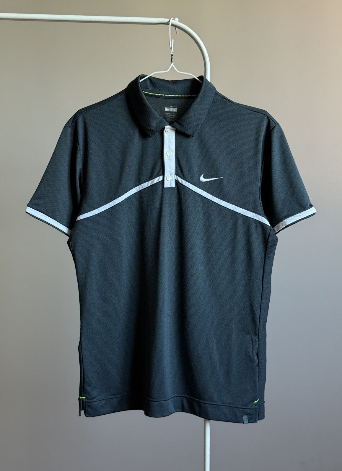 Nike Vintage Nike Tennis Polo T-shirt Golf Roger Federer Style Size US L / EU 52-54 / 3 - 1 Thumbnail