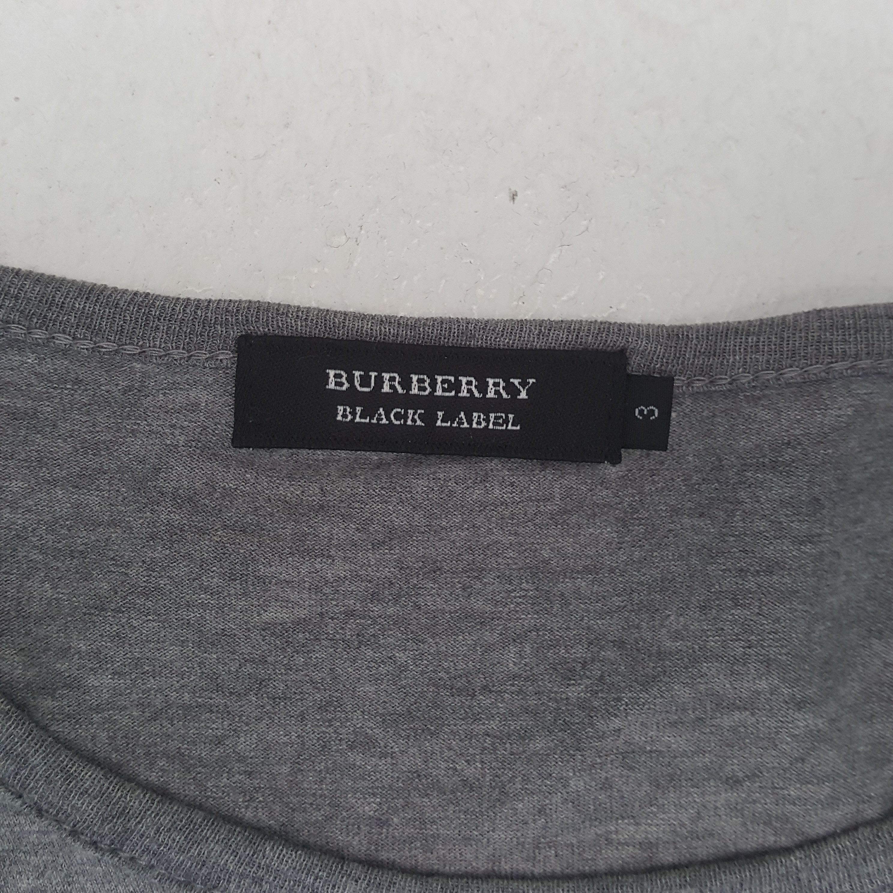Burberry × Vintage Vintage Burberry Black Label Fashion Brand T-Shirt C276N79 Size US L / EU 52-54 / 3 - 5 Thumbnail