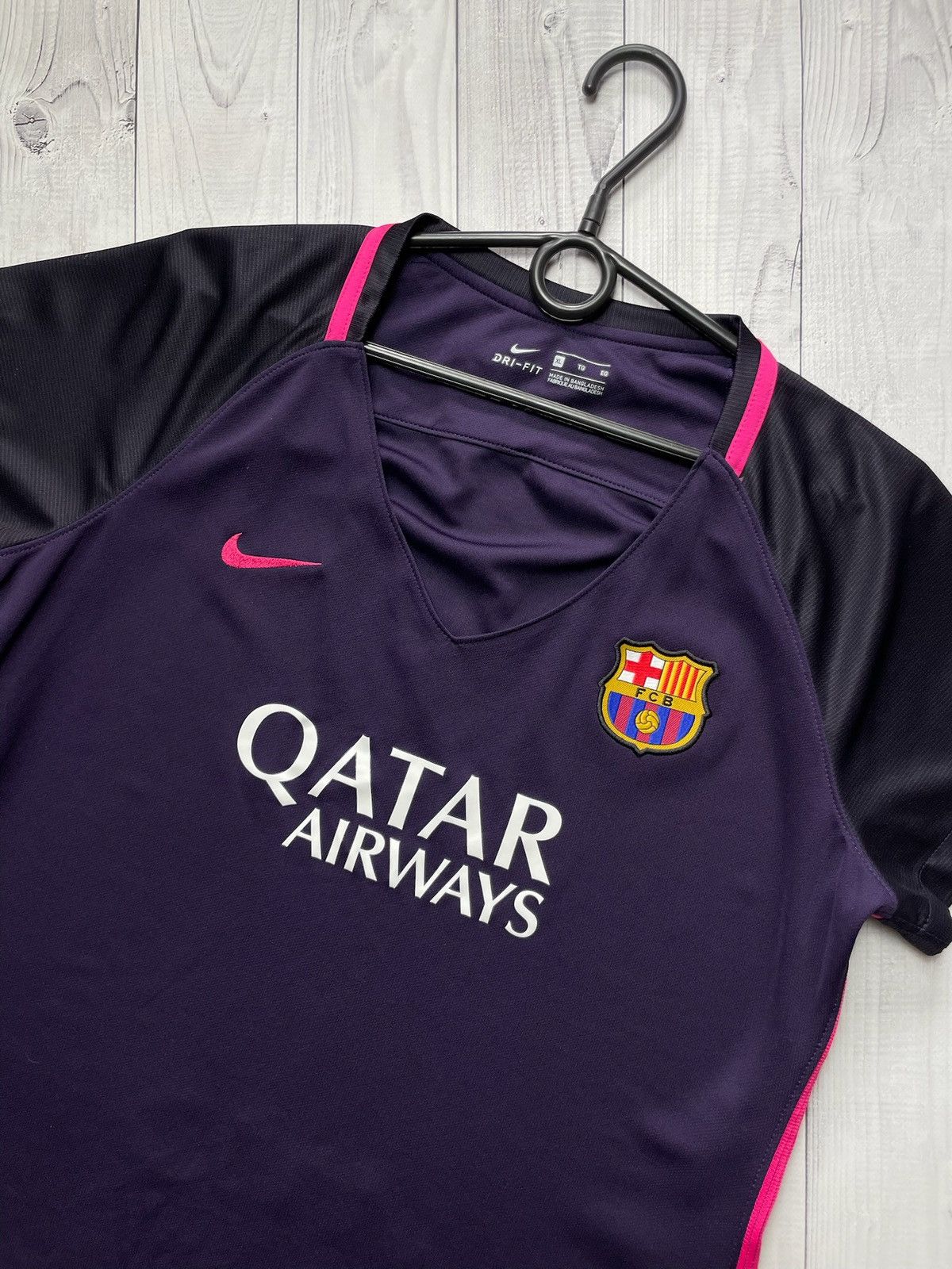 Nike × Vintage Vintage Nike Barcelona Women’s soccer jersey purple rare XL Size XL / US 12-14 / IT 48-50 - 2 Thumbnail