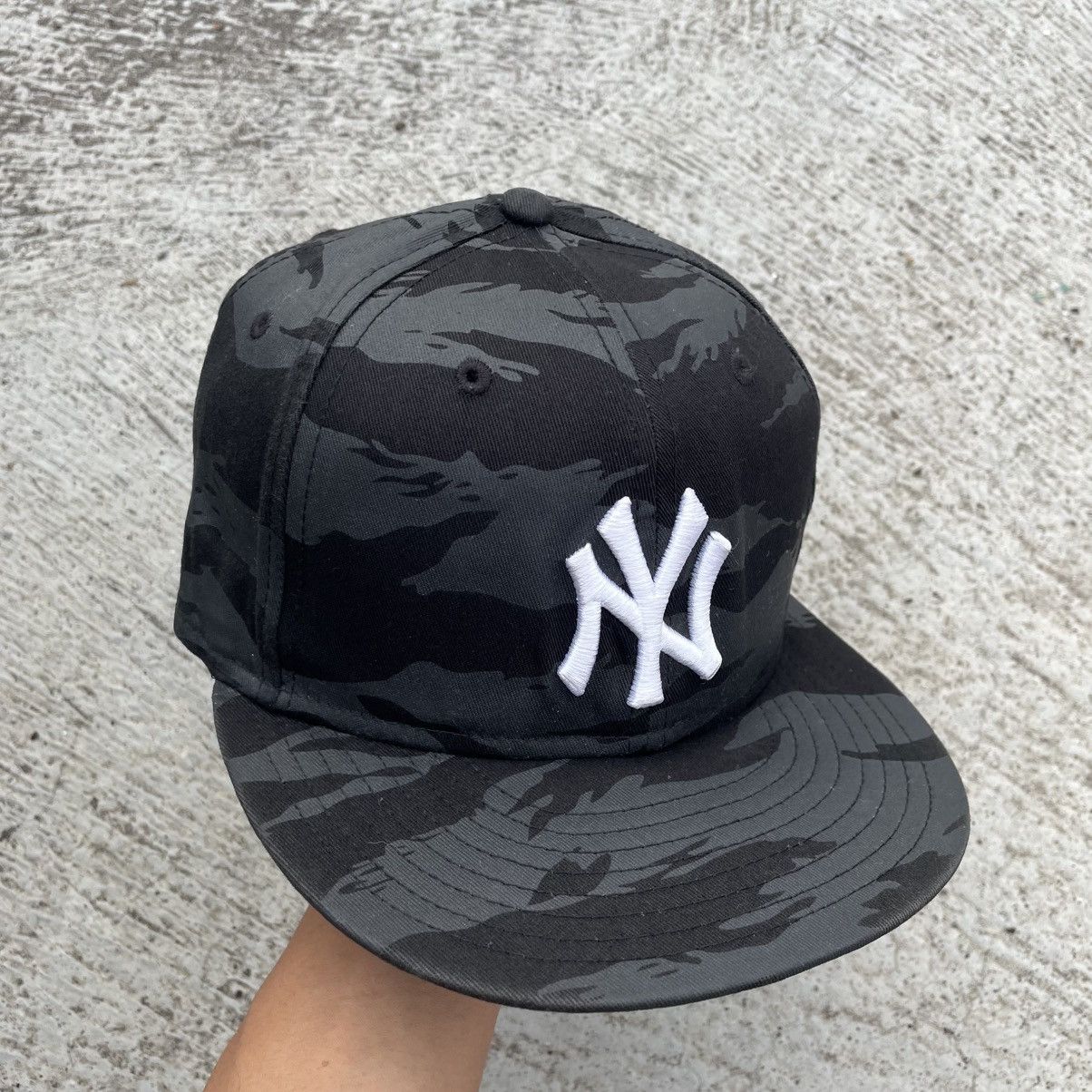 New Era Black in black camo NY fitted cap Size ONE SIZE - 6 Thumbnail