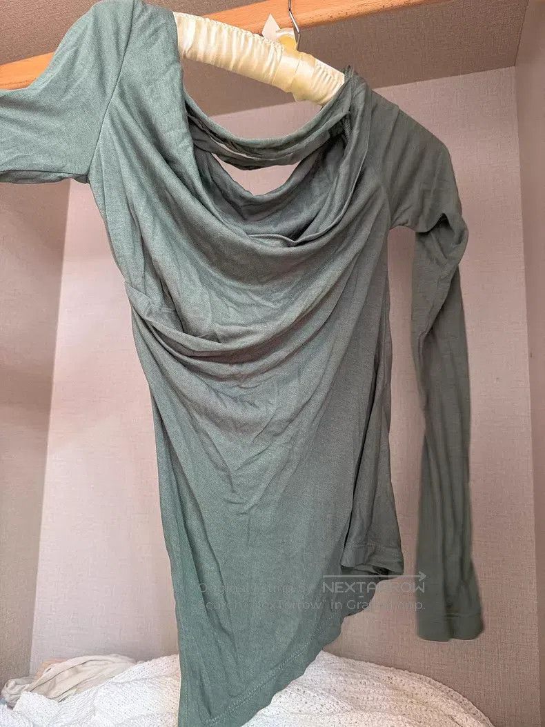 Helmut Lang Helmut Lang Grey-green gathered off-shoulder long-sleeve Size XS / US 0-2 / IT 36-38 - 3 Thumbnail