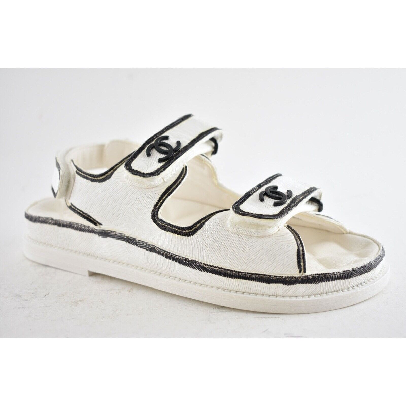 Chanel Chanel 22C White Black Graffiti CC Logo Mule Slide Strap Size US 6 / IT 36 - 4 Thumbnail