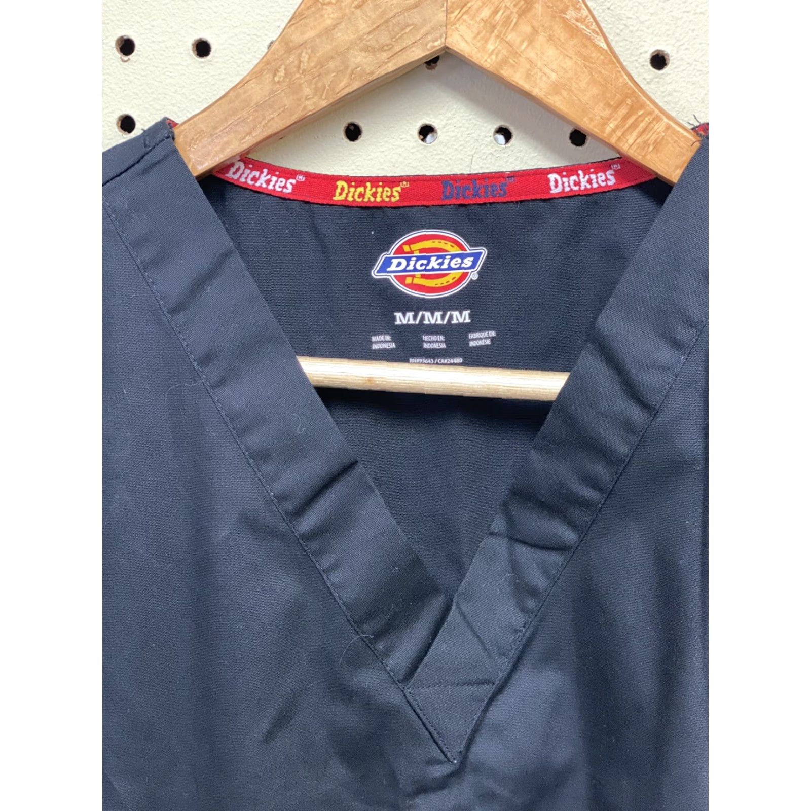 Dickies Dickies Women's EDS Signature Scrubs V-Neck Black Size Medium Womens Size M / US 6-8 / IT 42-44 - 3 Thumbnail